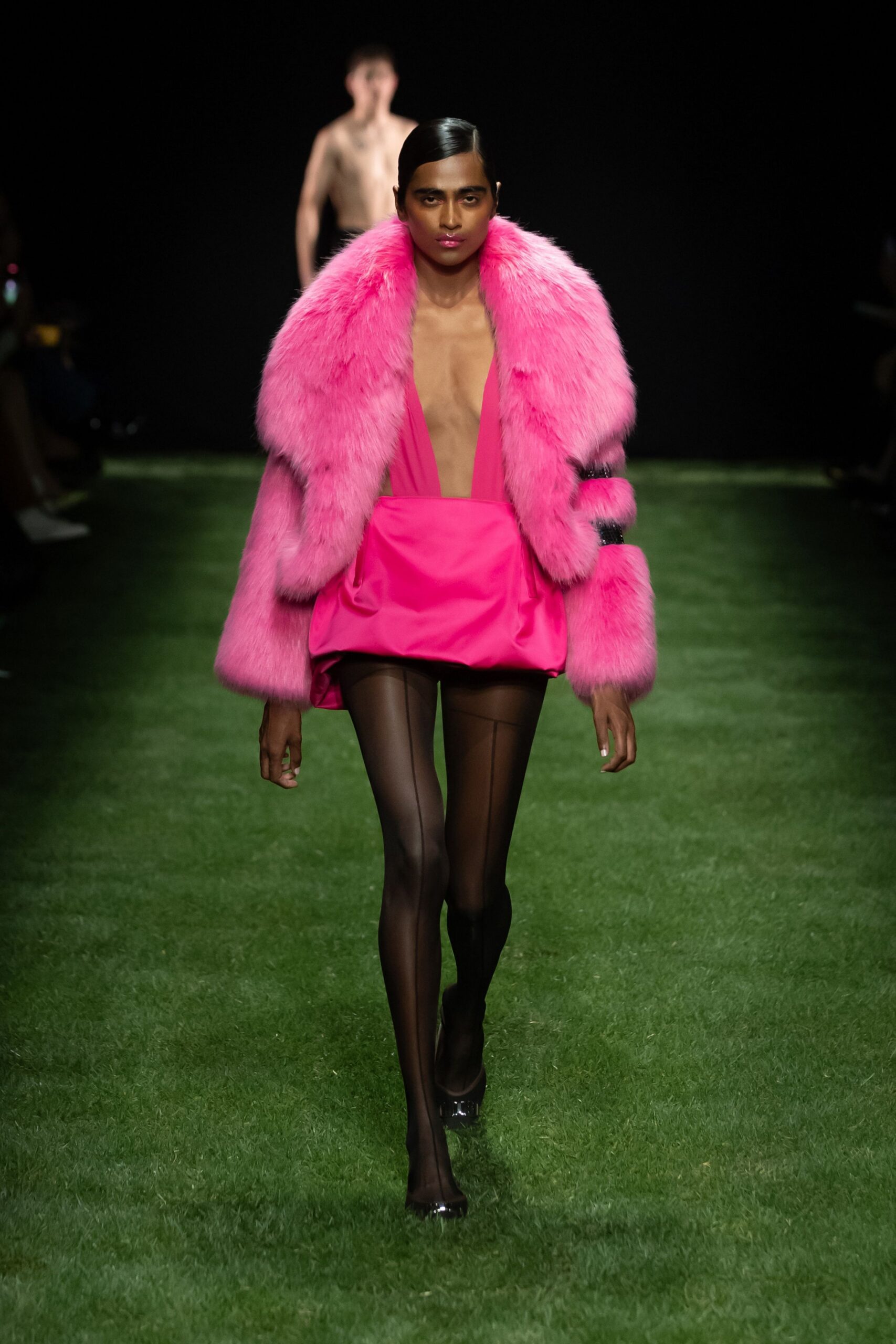 pink fur long-sleeve collared fitted layered coat