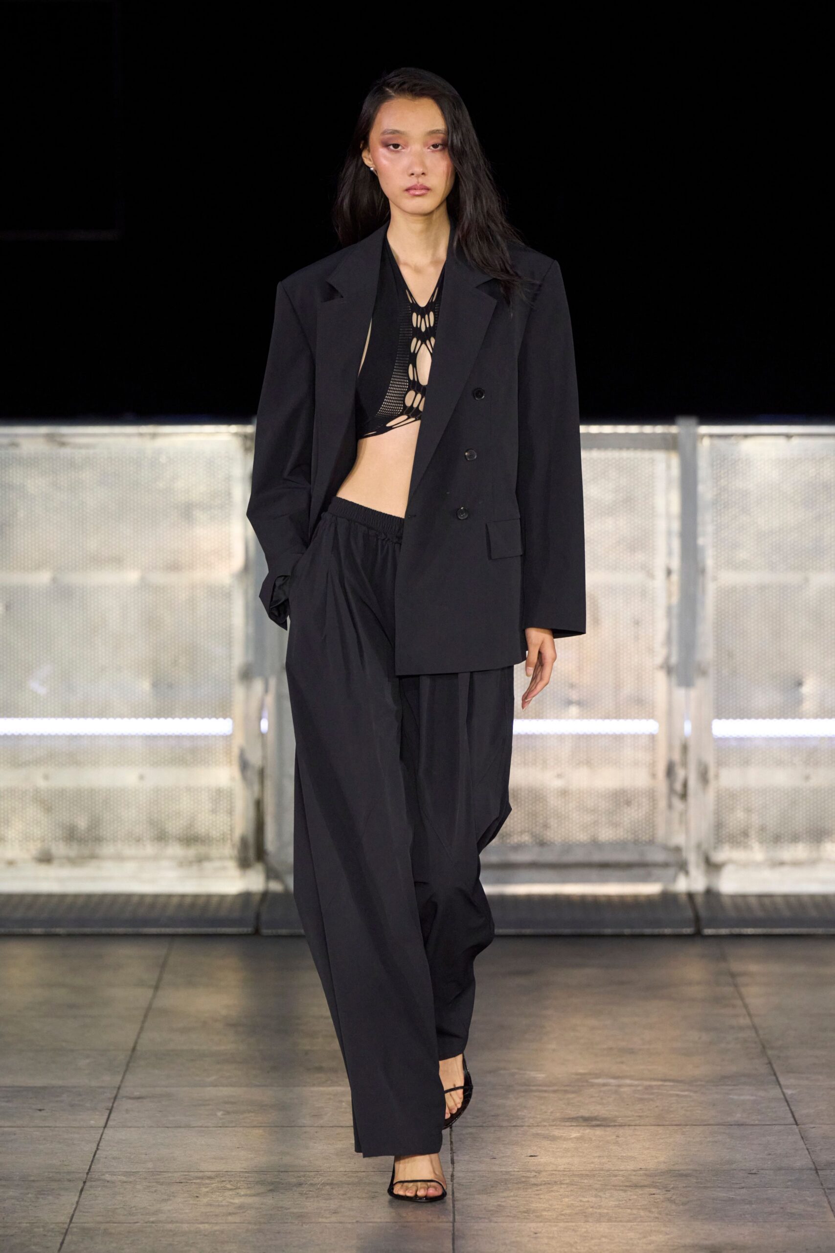 black cotton long-sleeve collared structured buttoned blazer
