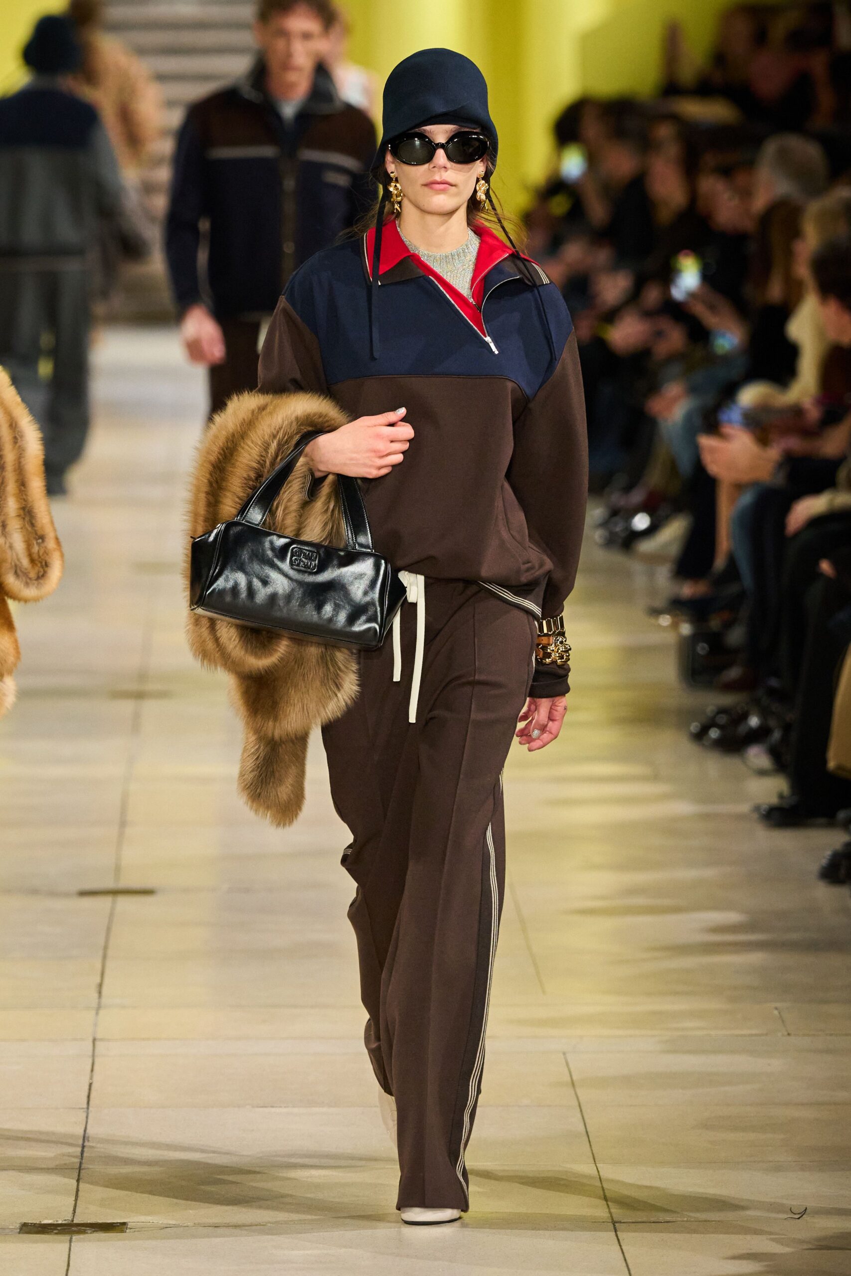 brown color-blocked jacket with relaxed pants