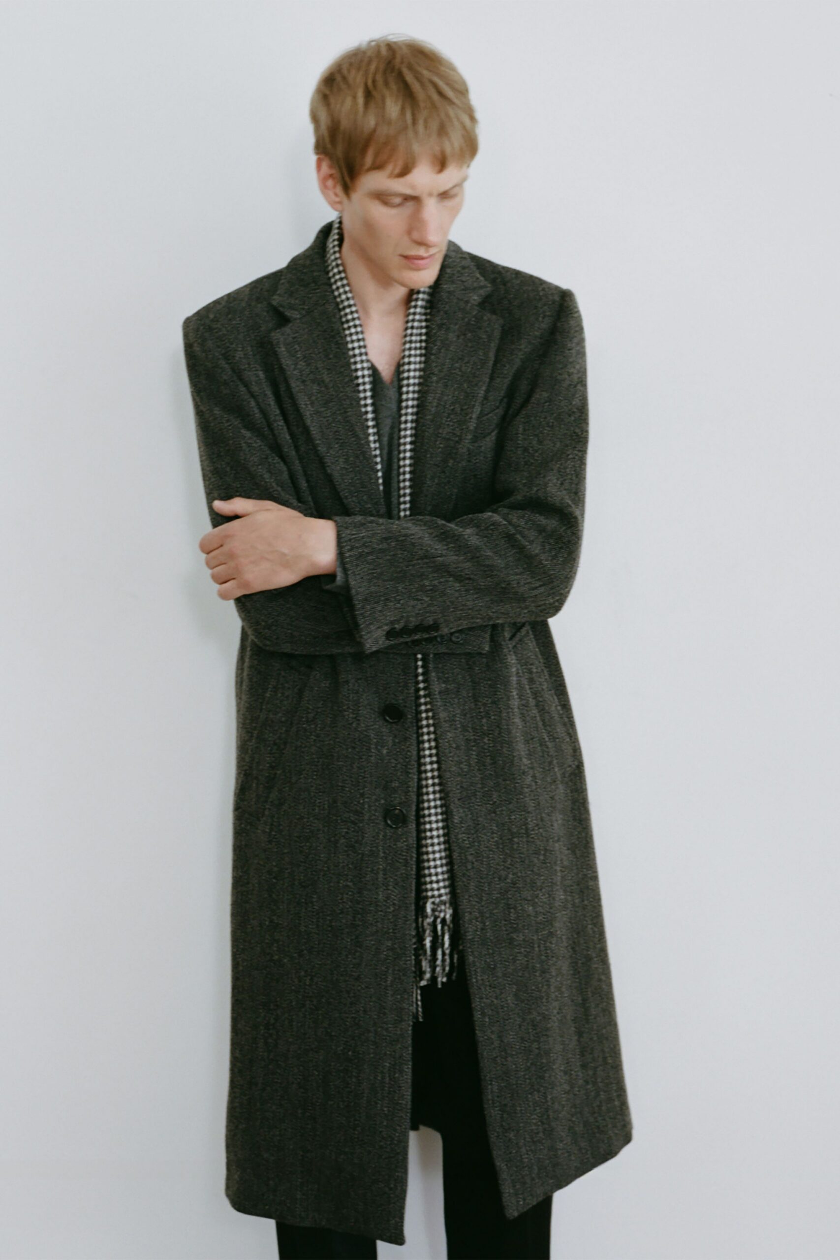 gray wool long-sleeve collared relaxed buttoned coat