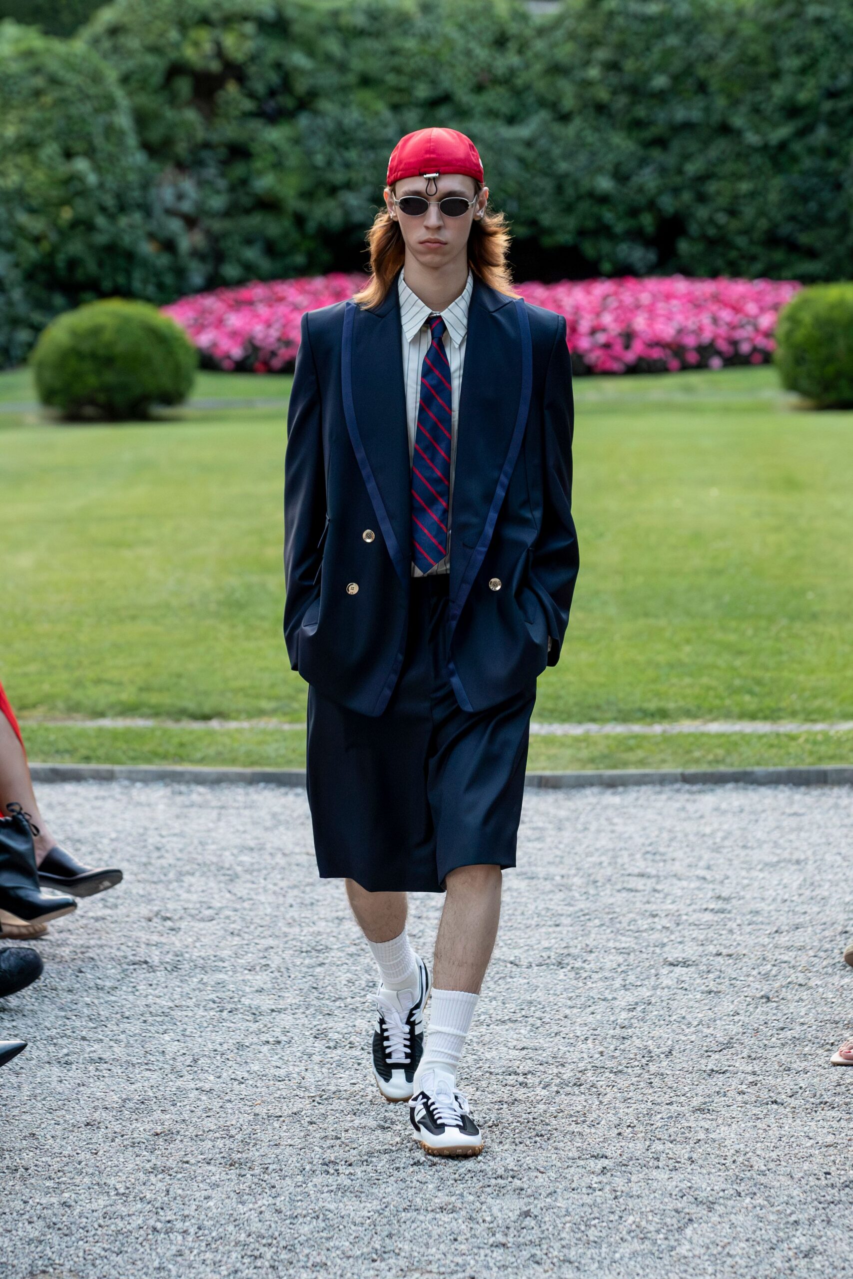 blue wool long-sleeve collared tailored blazer