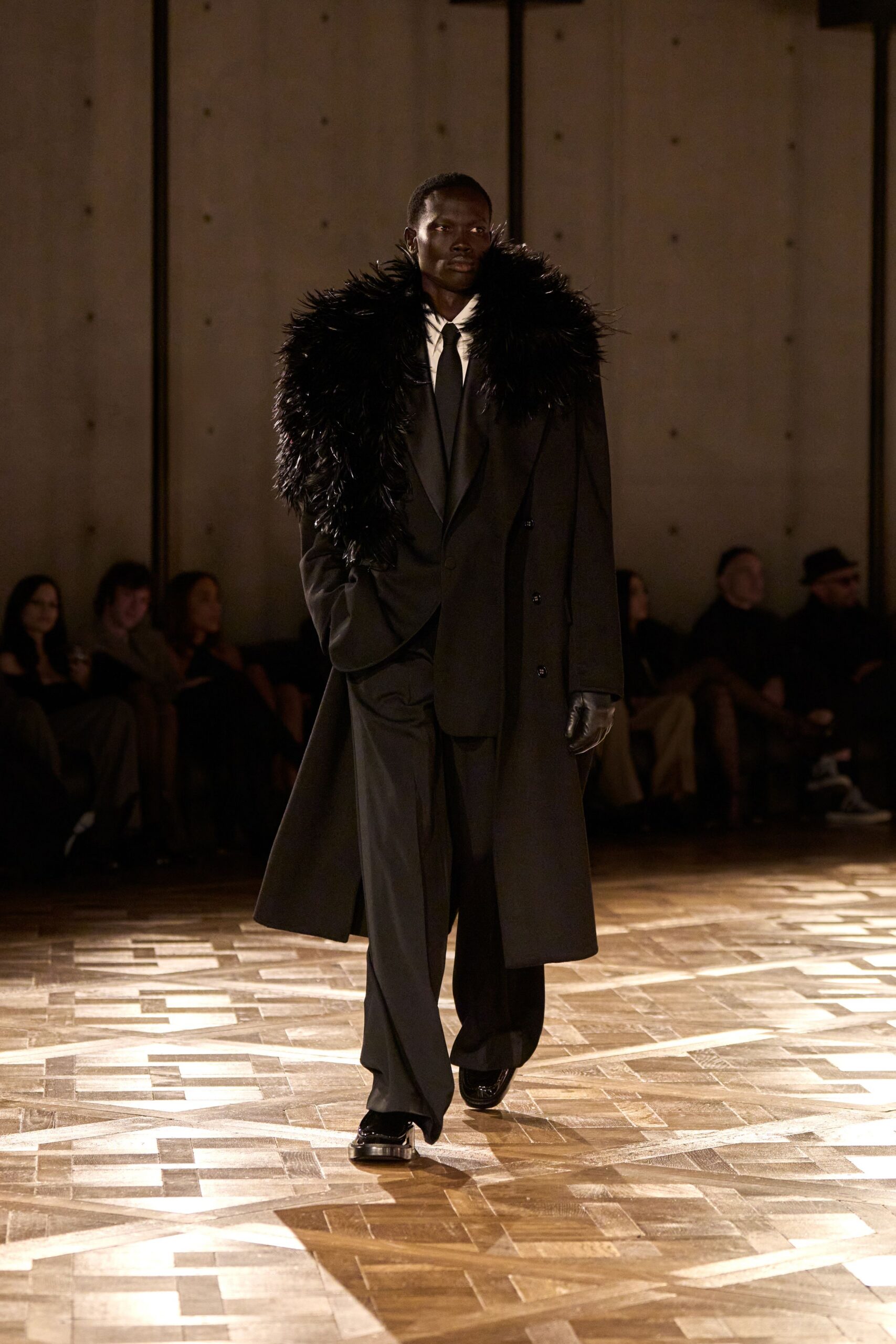 black wool long-sleeve collared tailored buttoned suit