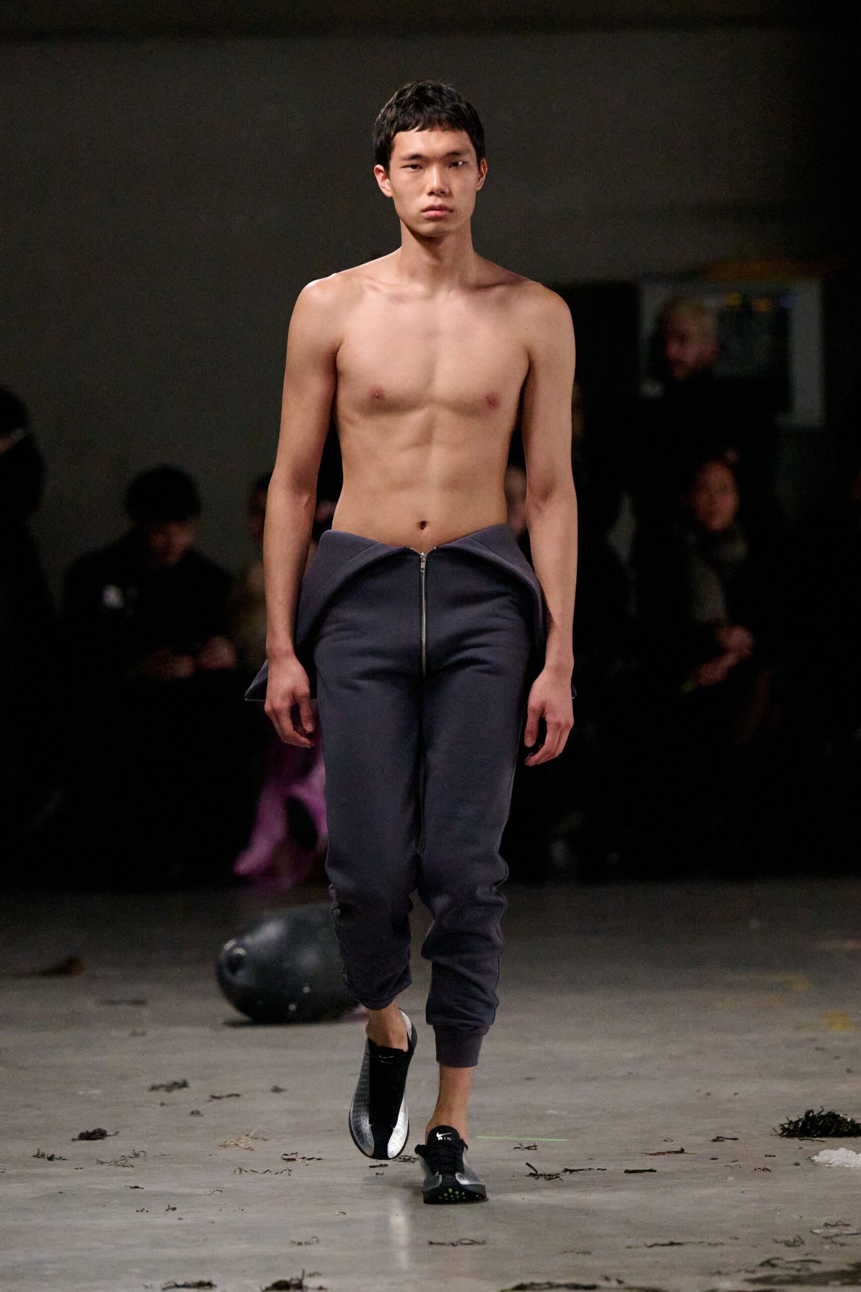 navy relaxed pants with black shoes