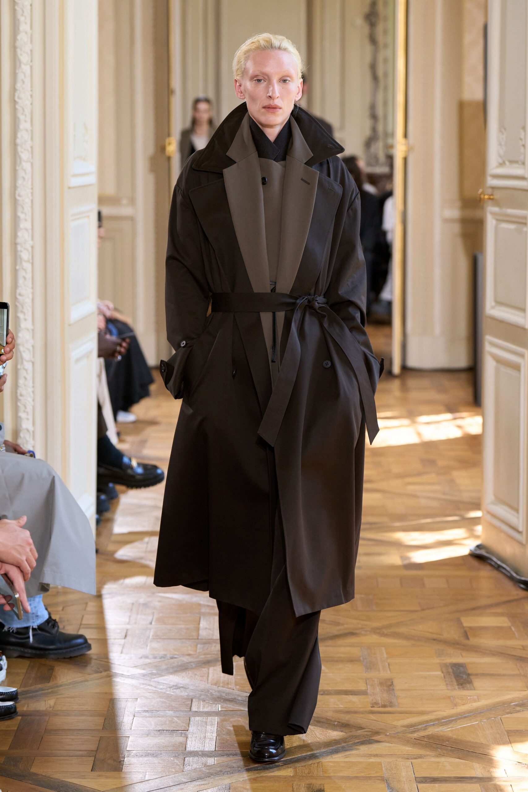 brown cotton long-sleeve collared relaxed belted trench