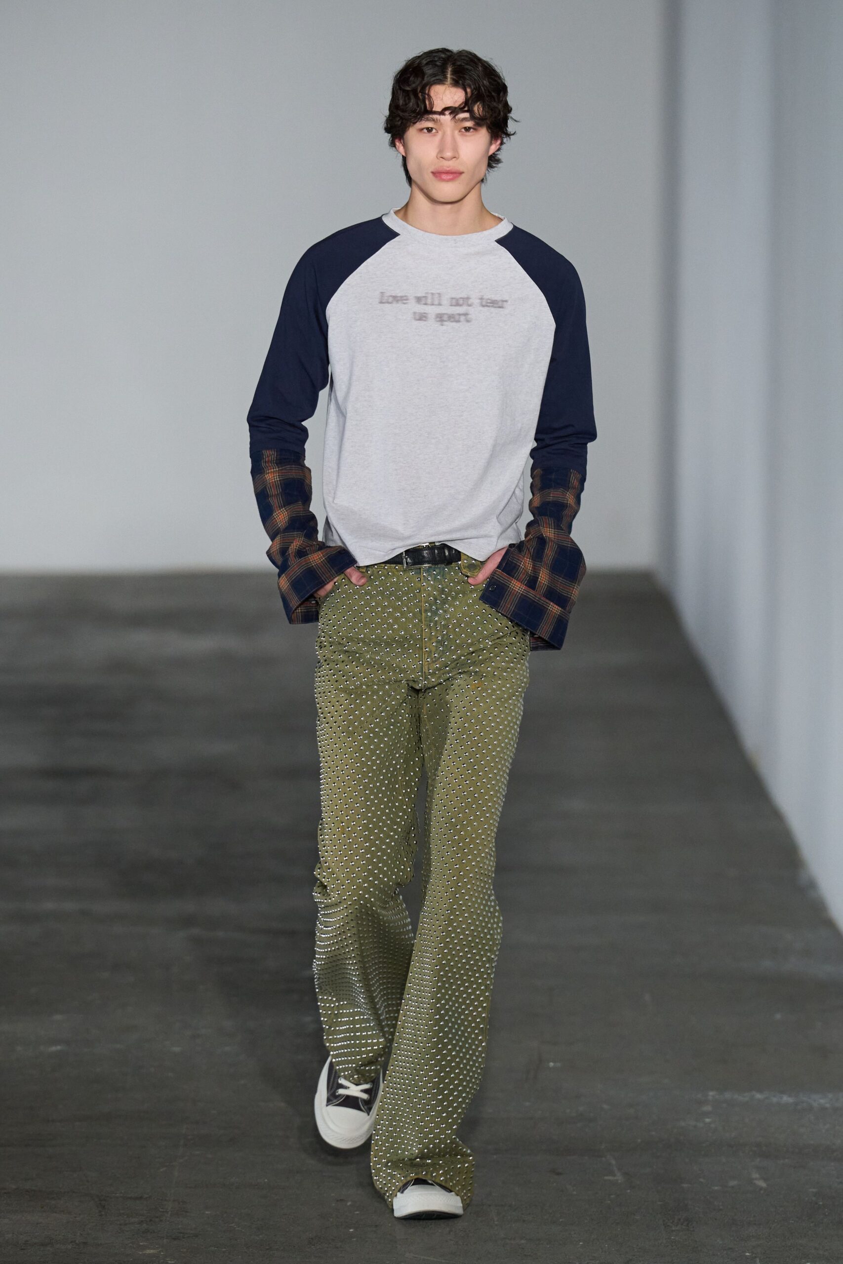 gray cotton long-sleeve collared relaxed printed shirt