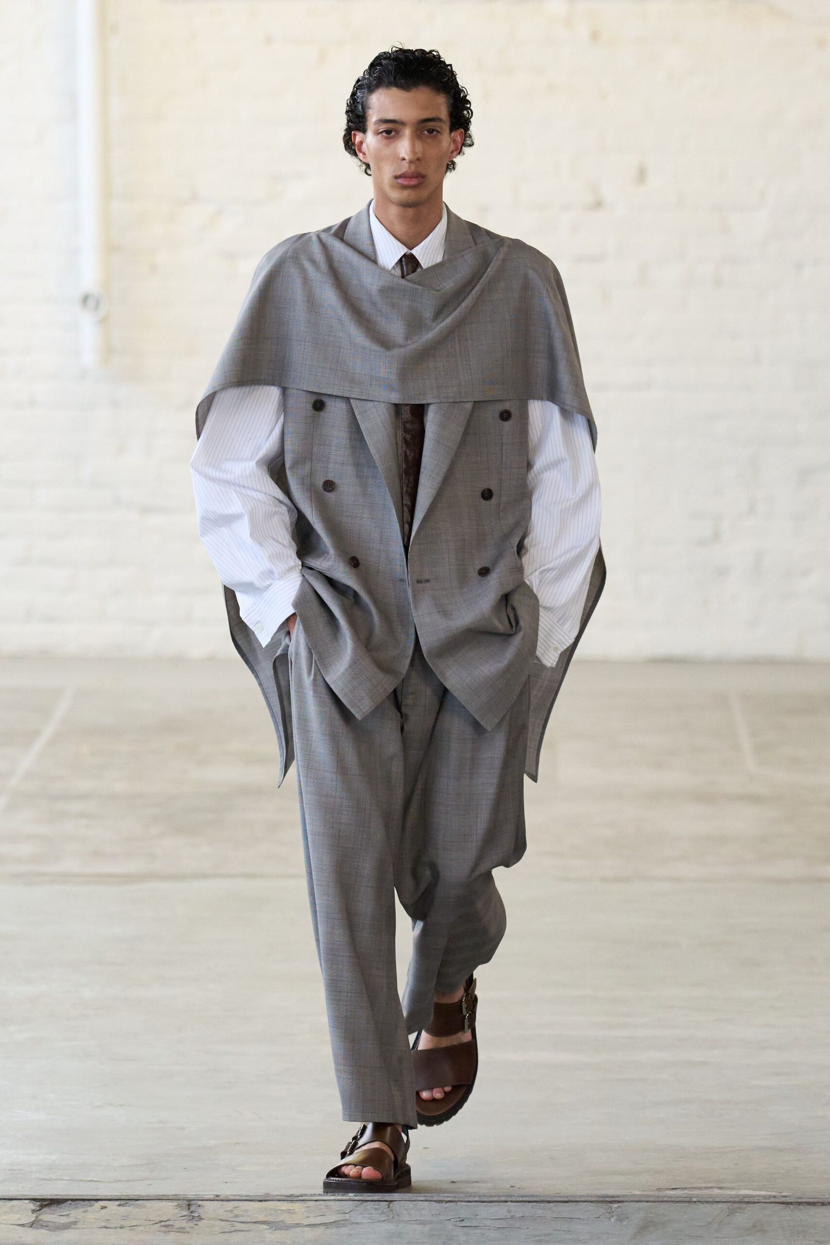 gray wool long-sleeve collared tailored buttoned suit