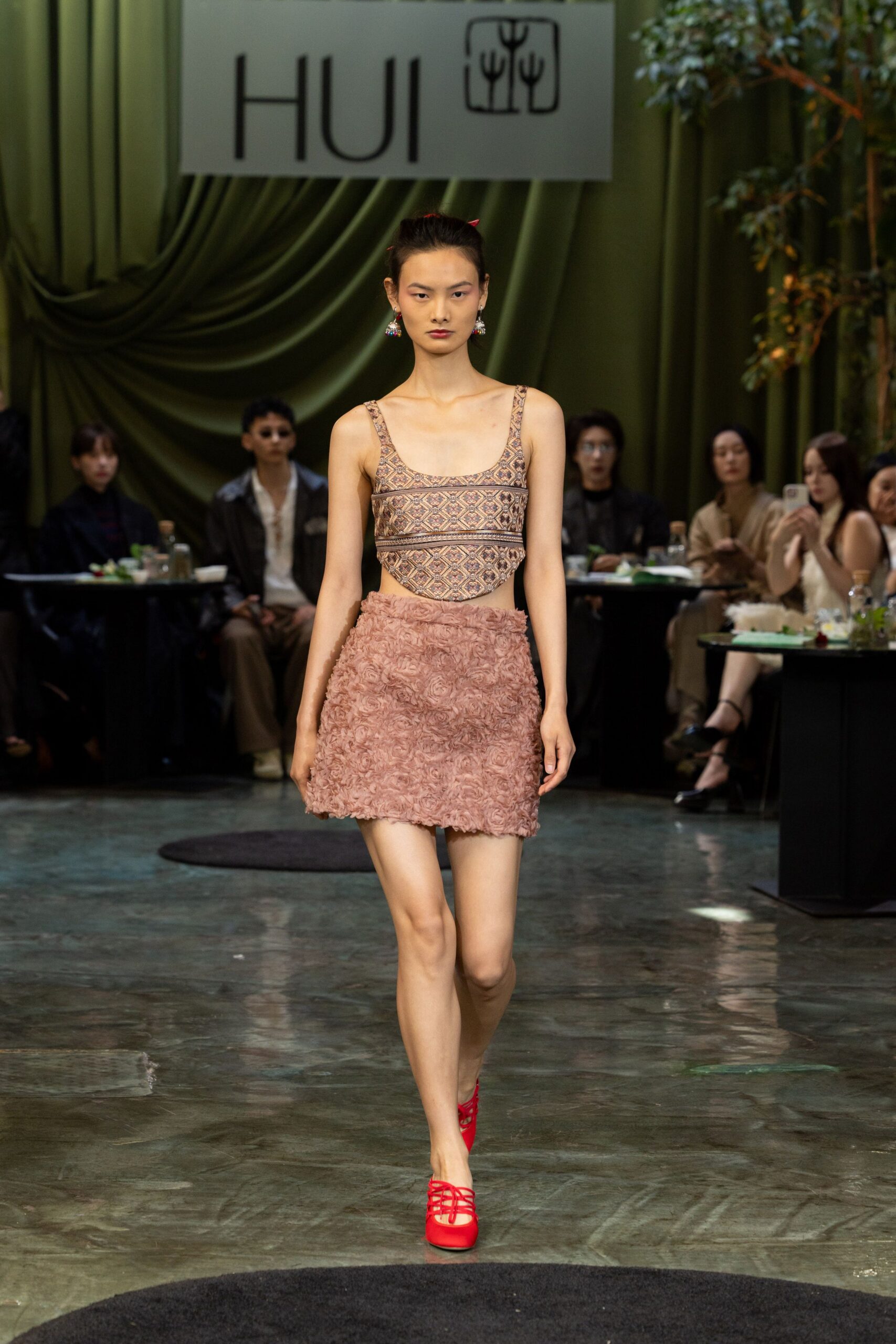 pink lace fitted pleated mini skirt