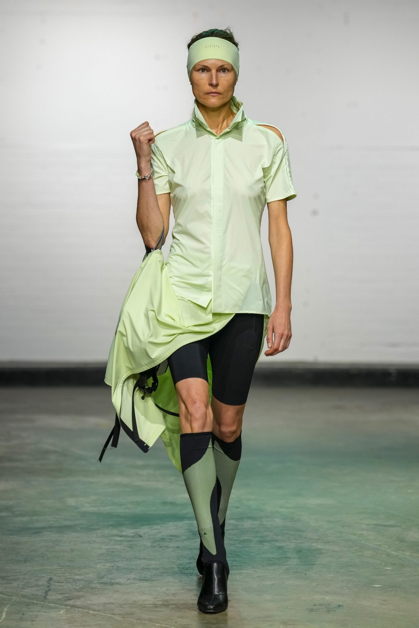 green cotton short-sleeve collared fitted zippered shirt