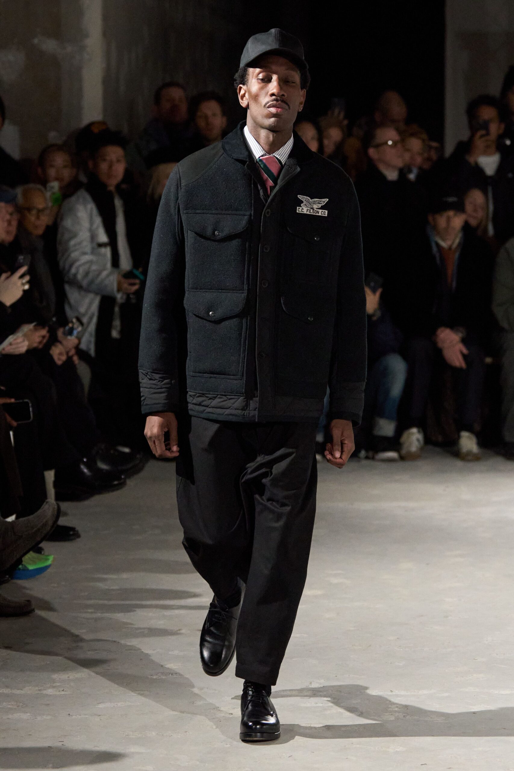 black wool long-sleeve collared fitted zippered jacket