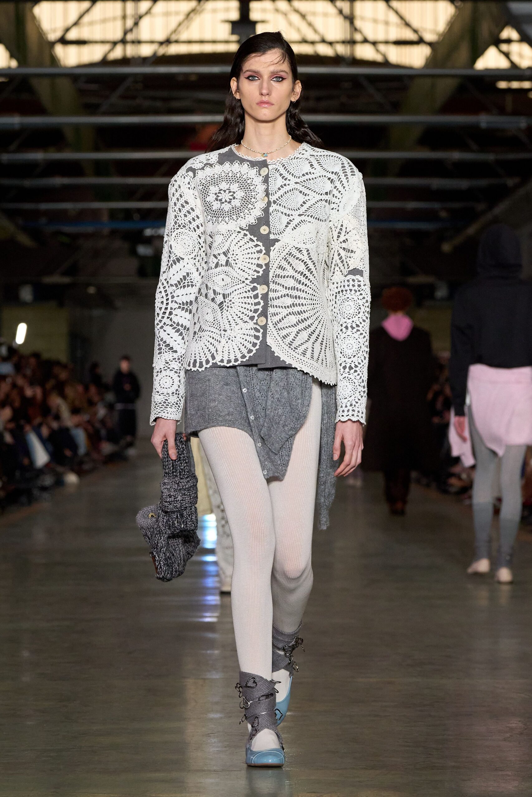 white lace long-sleeve collared fitted embroidered jacket