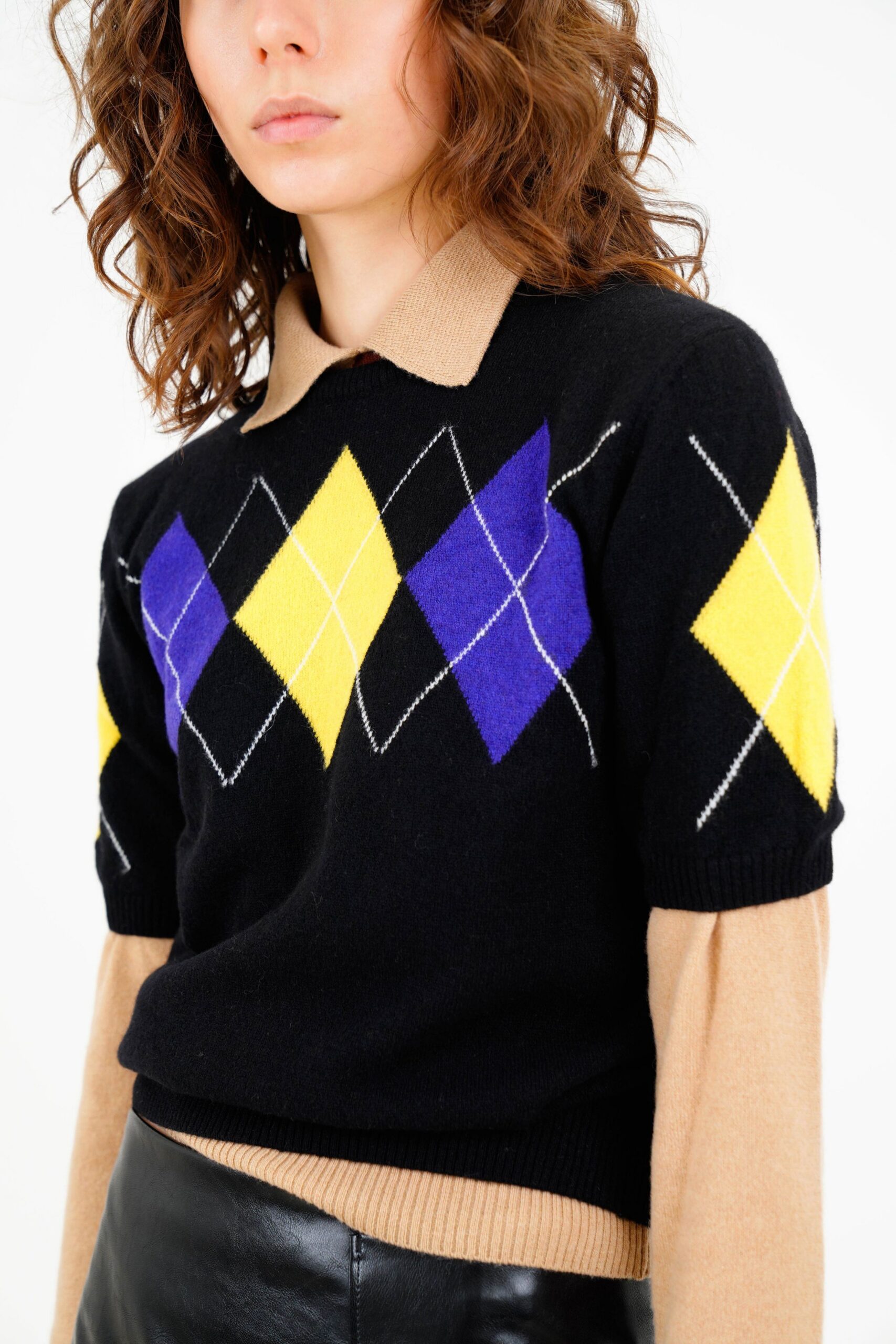 black wool short-sleeve collared fitted embroidered sweater