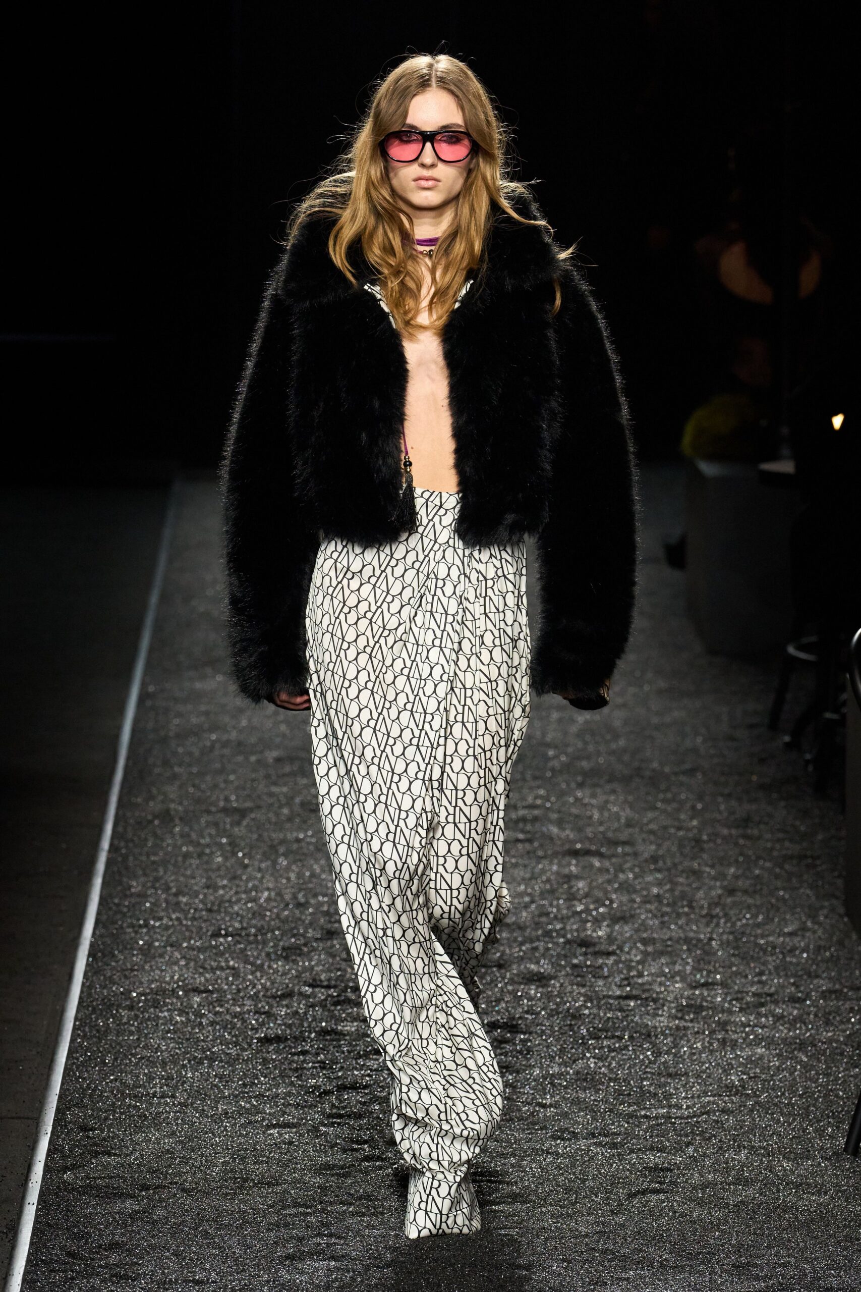 white silk fitted printed pants
