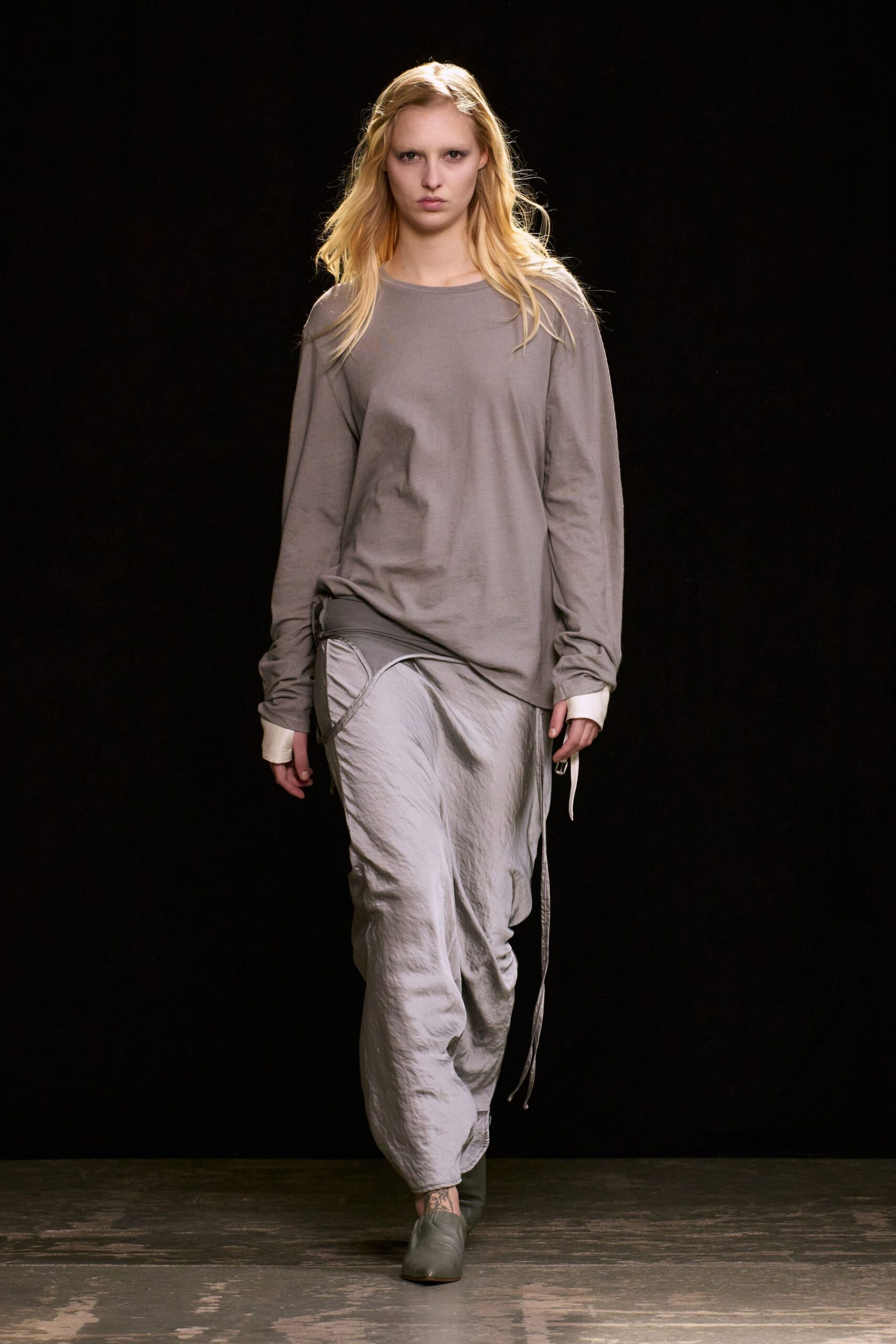 gray cotton relaxed cargo pants