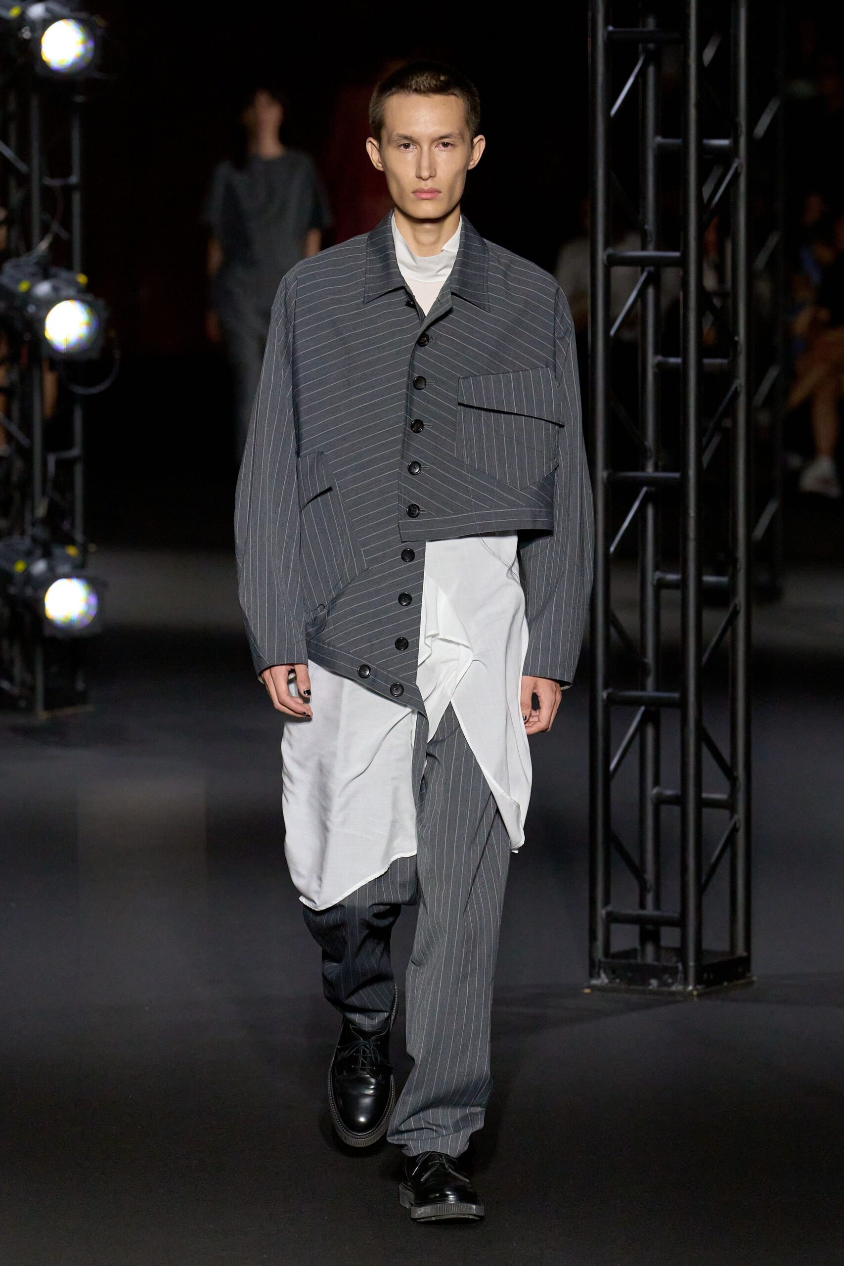 white cotton long-sleeve collared fitted layered shirt