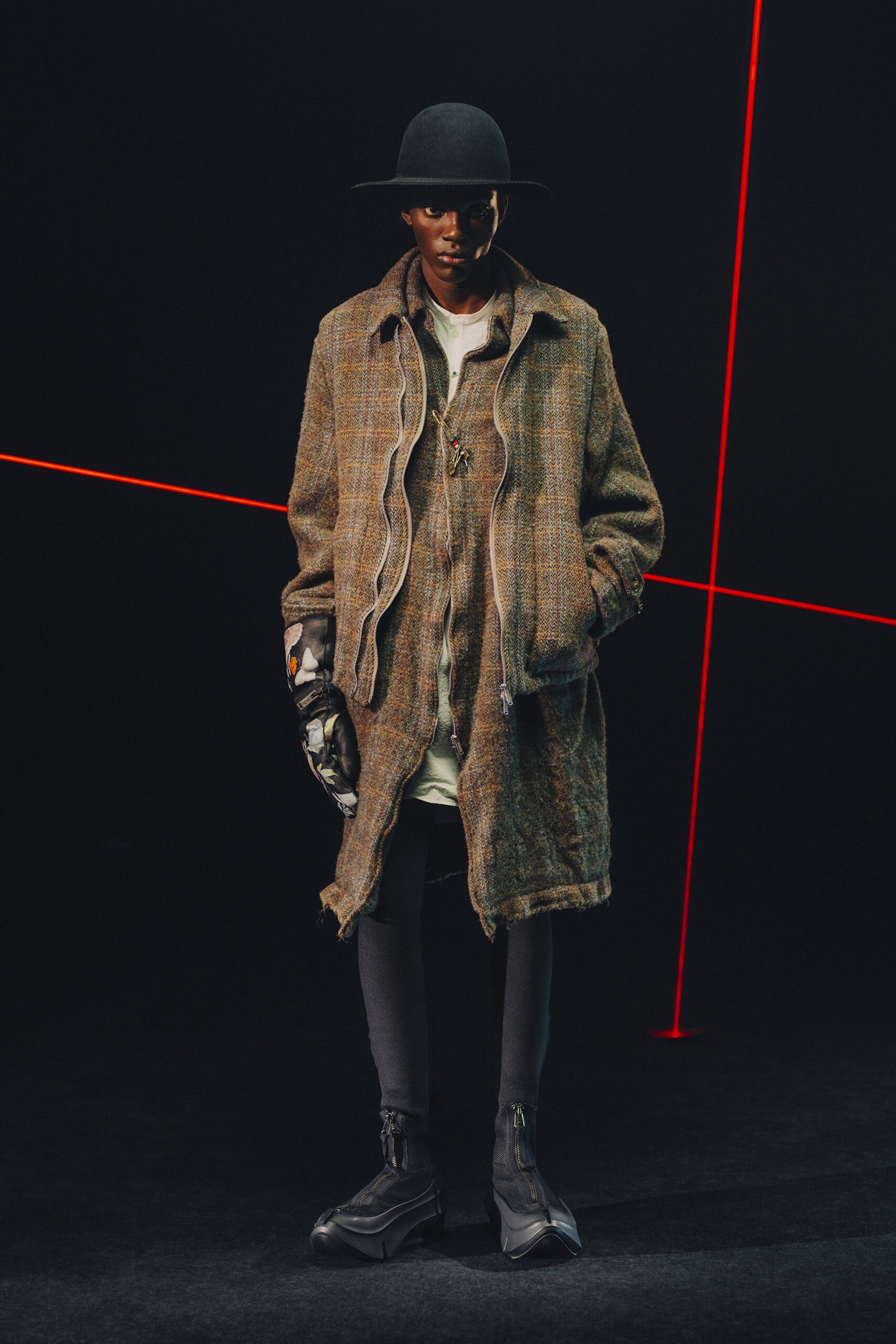 brown wool long-sleeve collared relaxed buttoned pockets coat