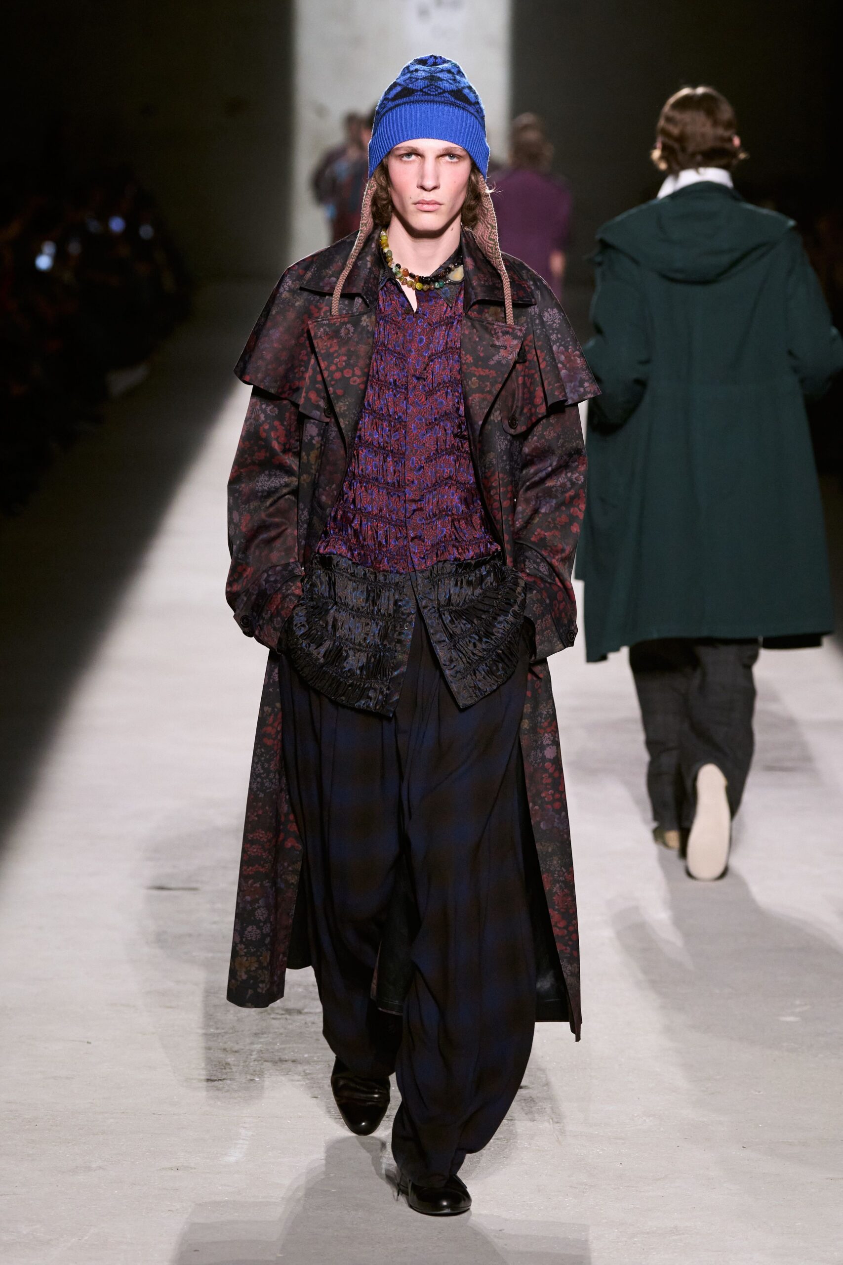 black wool long-sleeve relaxed flared layered coat