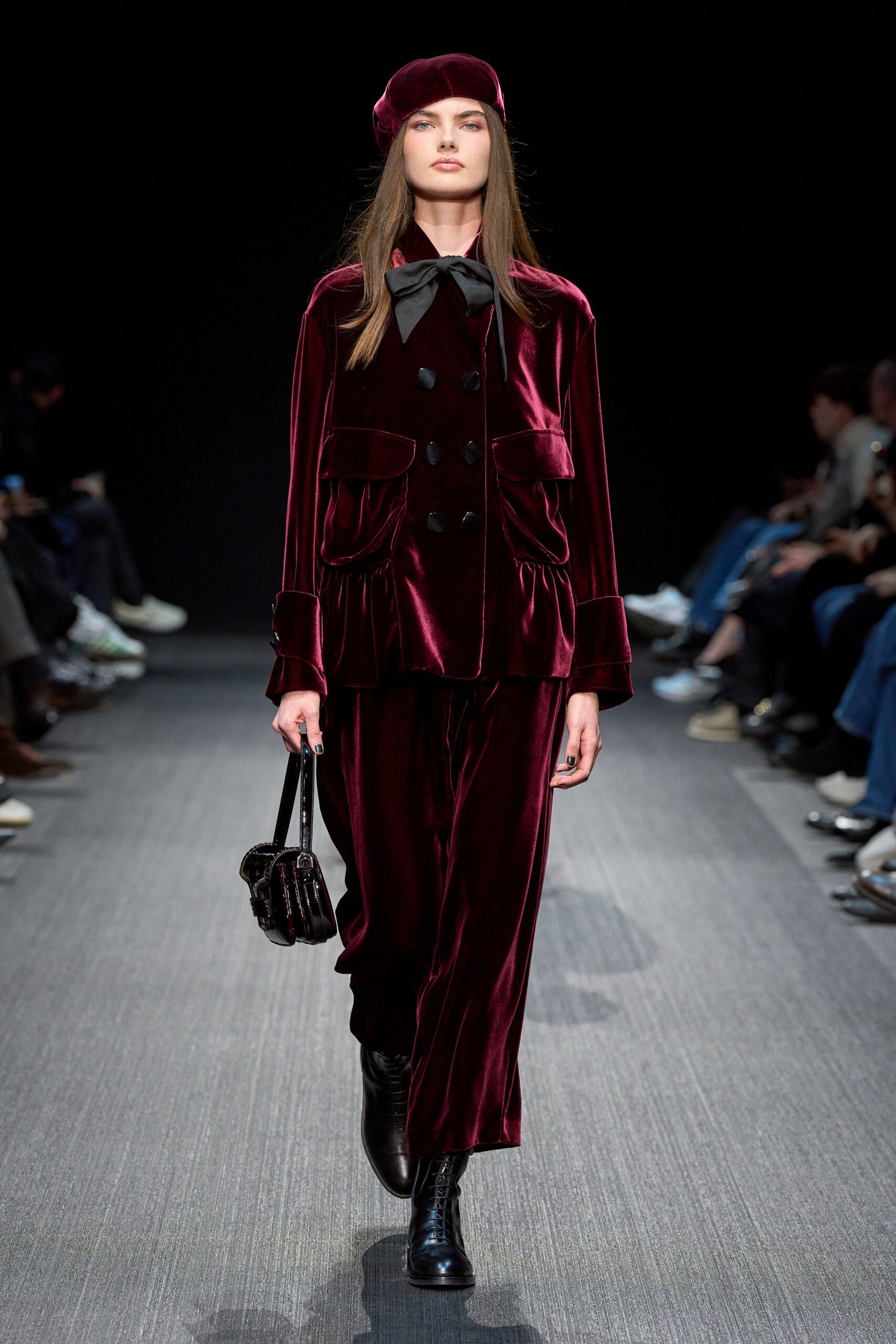 red velvet long-sleeve collared relaxed pockets buttoned jacket