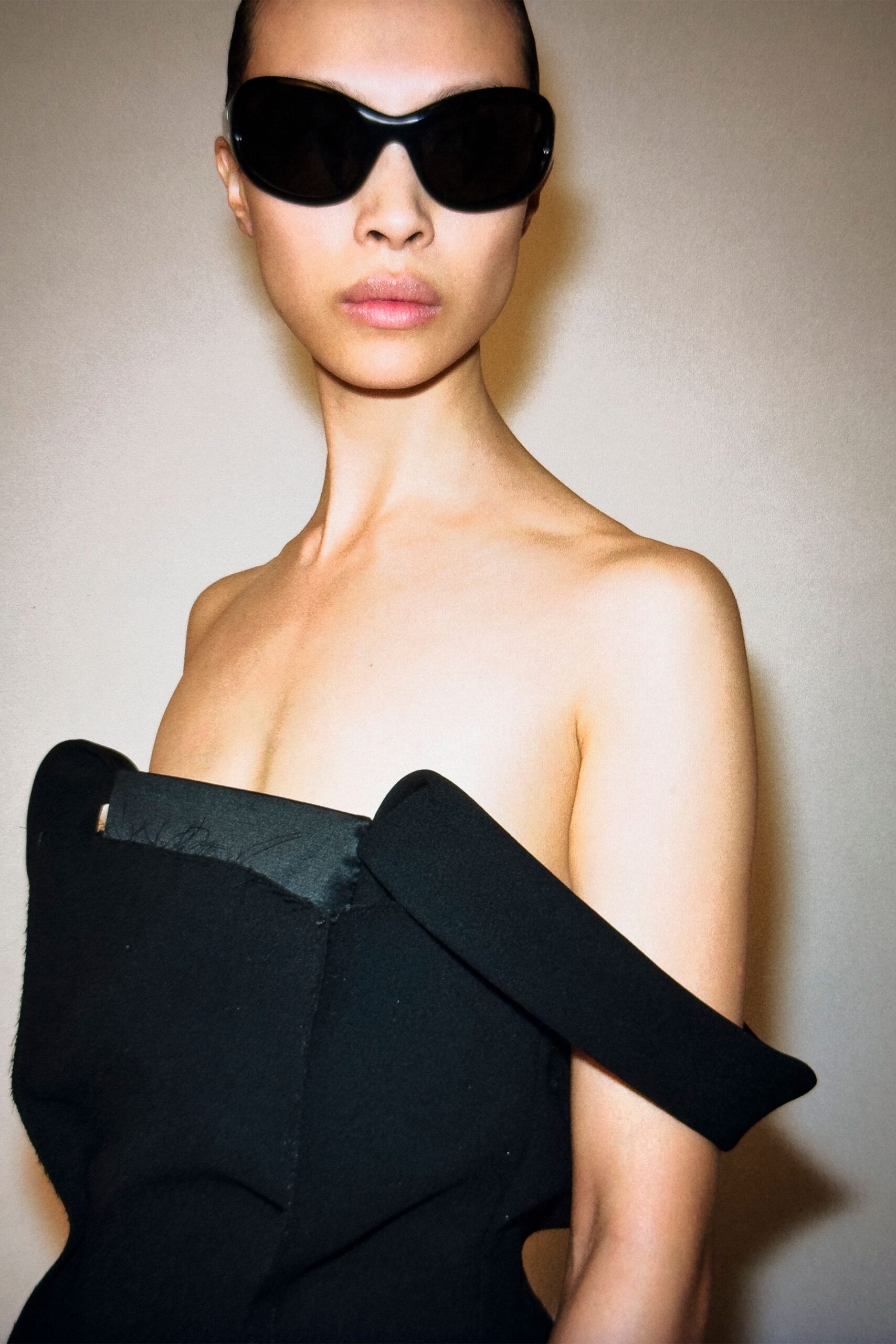 black cotton strapless fitted structured dress