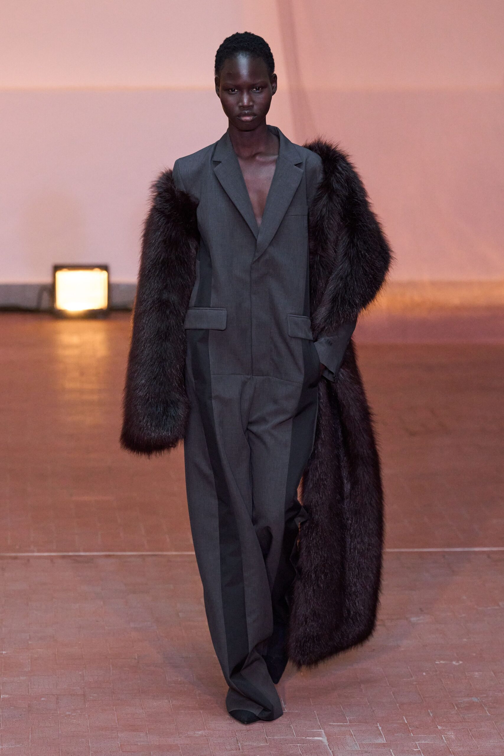 gray wool long-sleeve v-neck relaxed buttoned suit