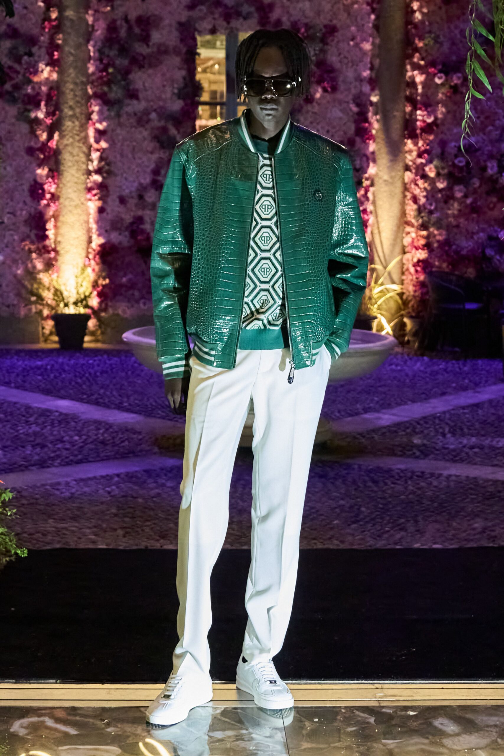 green leather long-sleeve collared fitted textured jacket