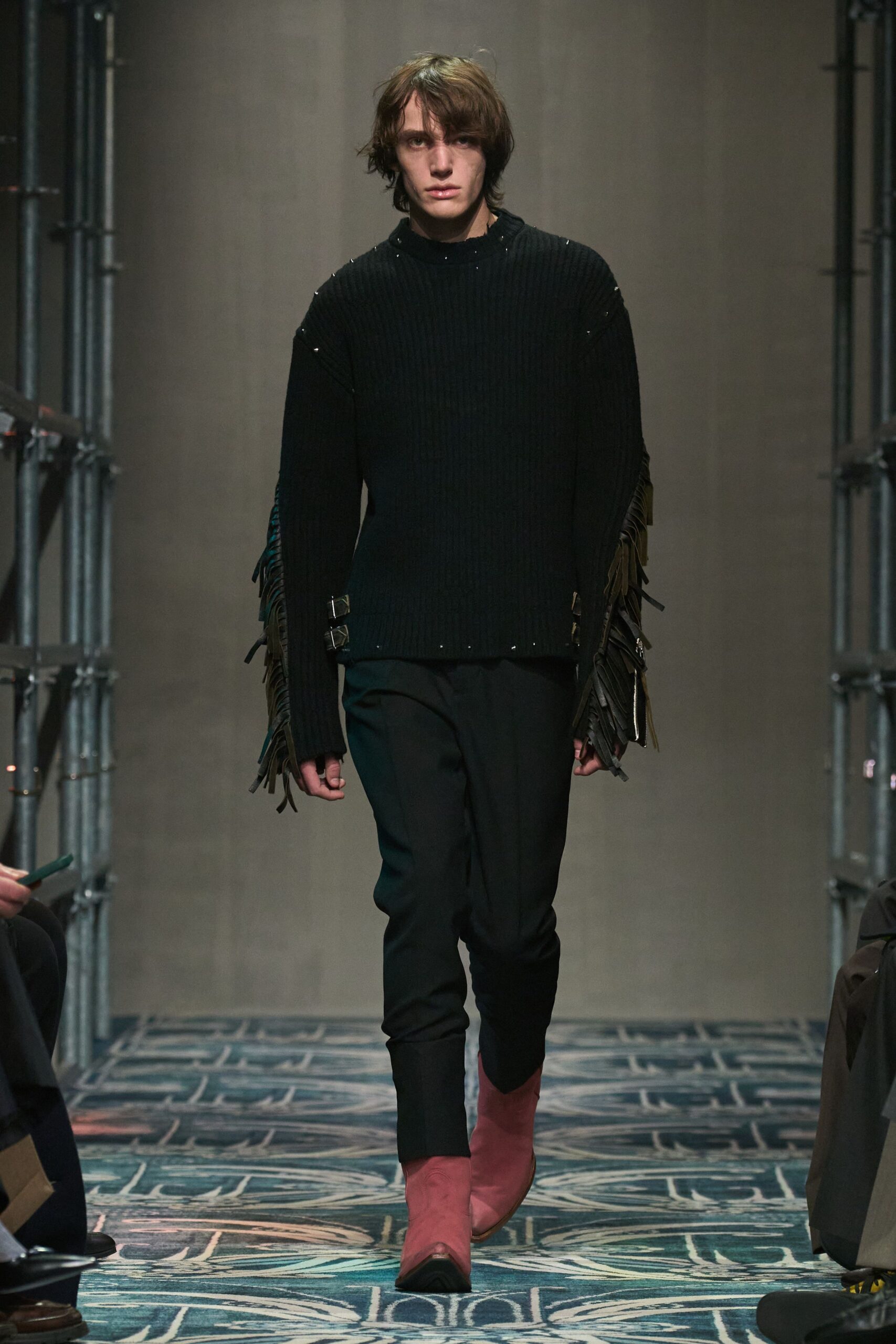 black wool long-sleeve relaxed fringed sweater