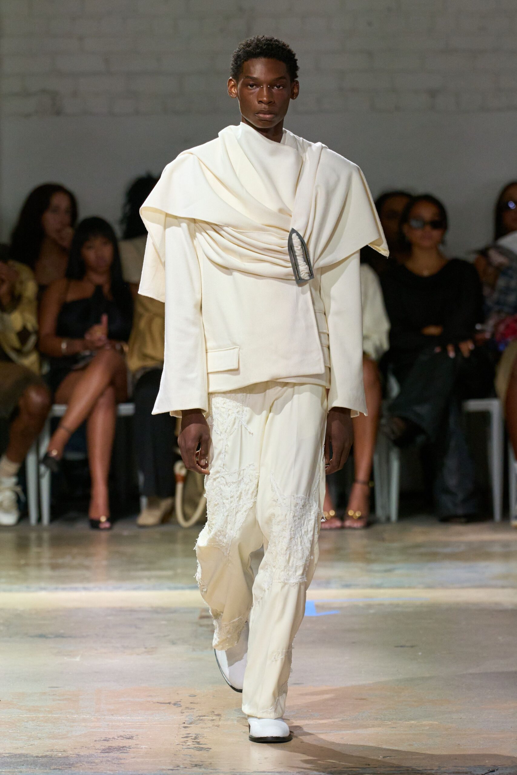 white cotton long-sleeve collared relaxed draped jacket