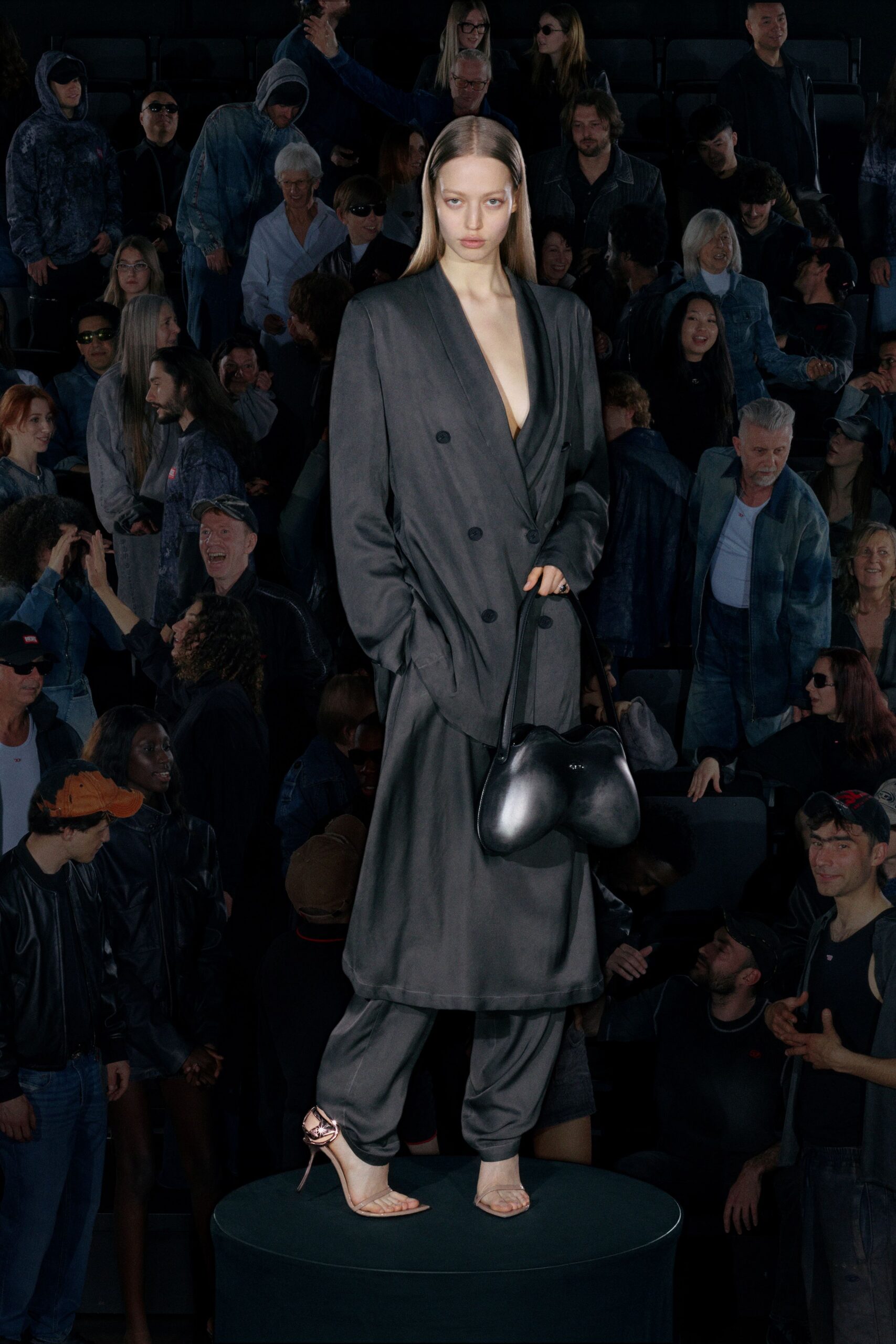 black silk long-sleeve v-neck oversized buttoned jacket