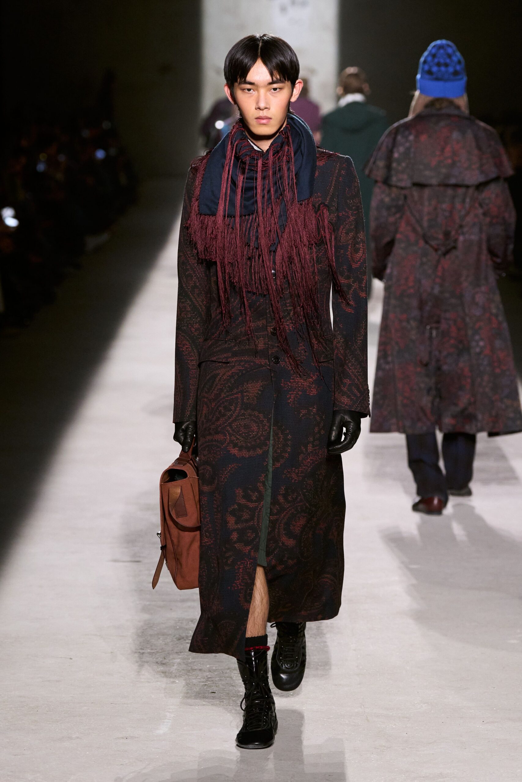 black cotton long-sleeve collared fitted printed belted coat