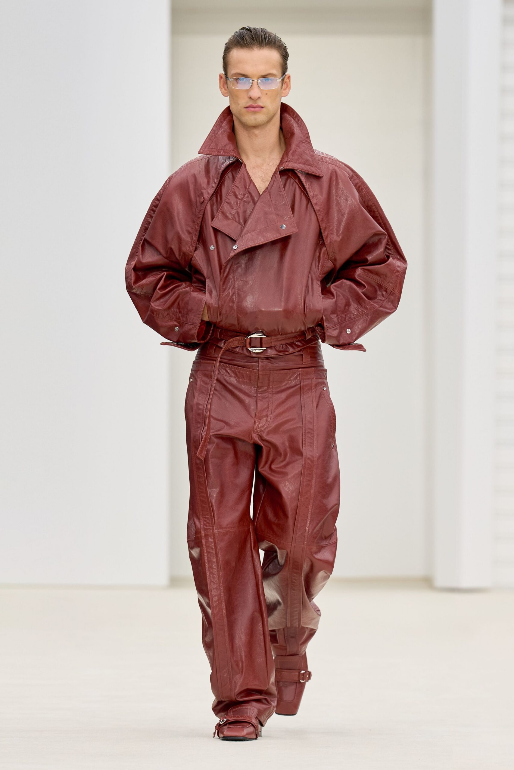 red leather long-sleeve collared oversized zippered jacket