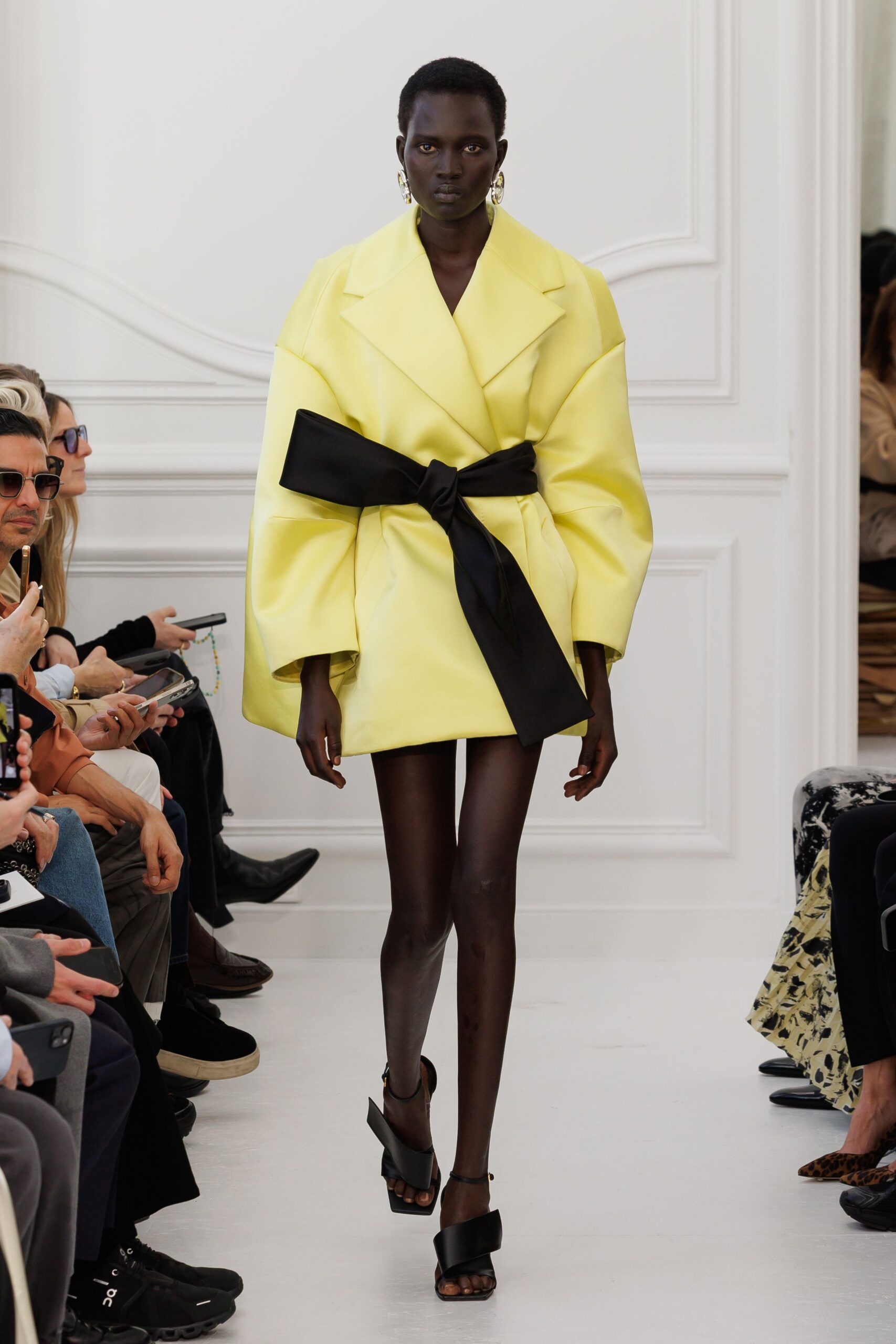 yellow cotton long-sleeve collared oversized belted short coat