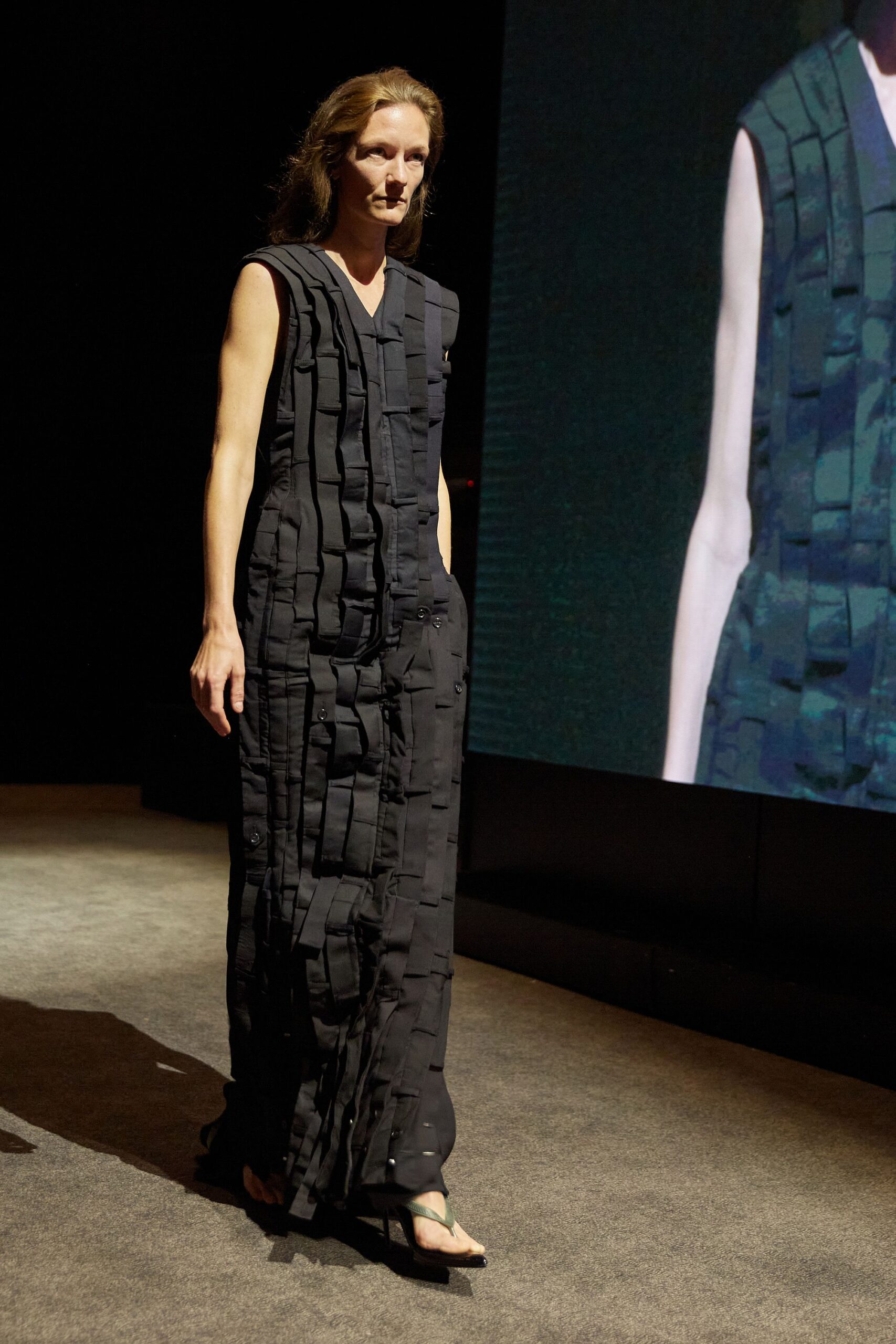 black fitted sleeveless dress