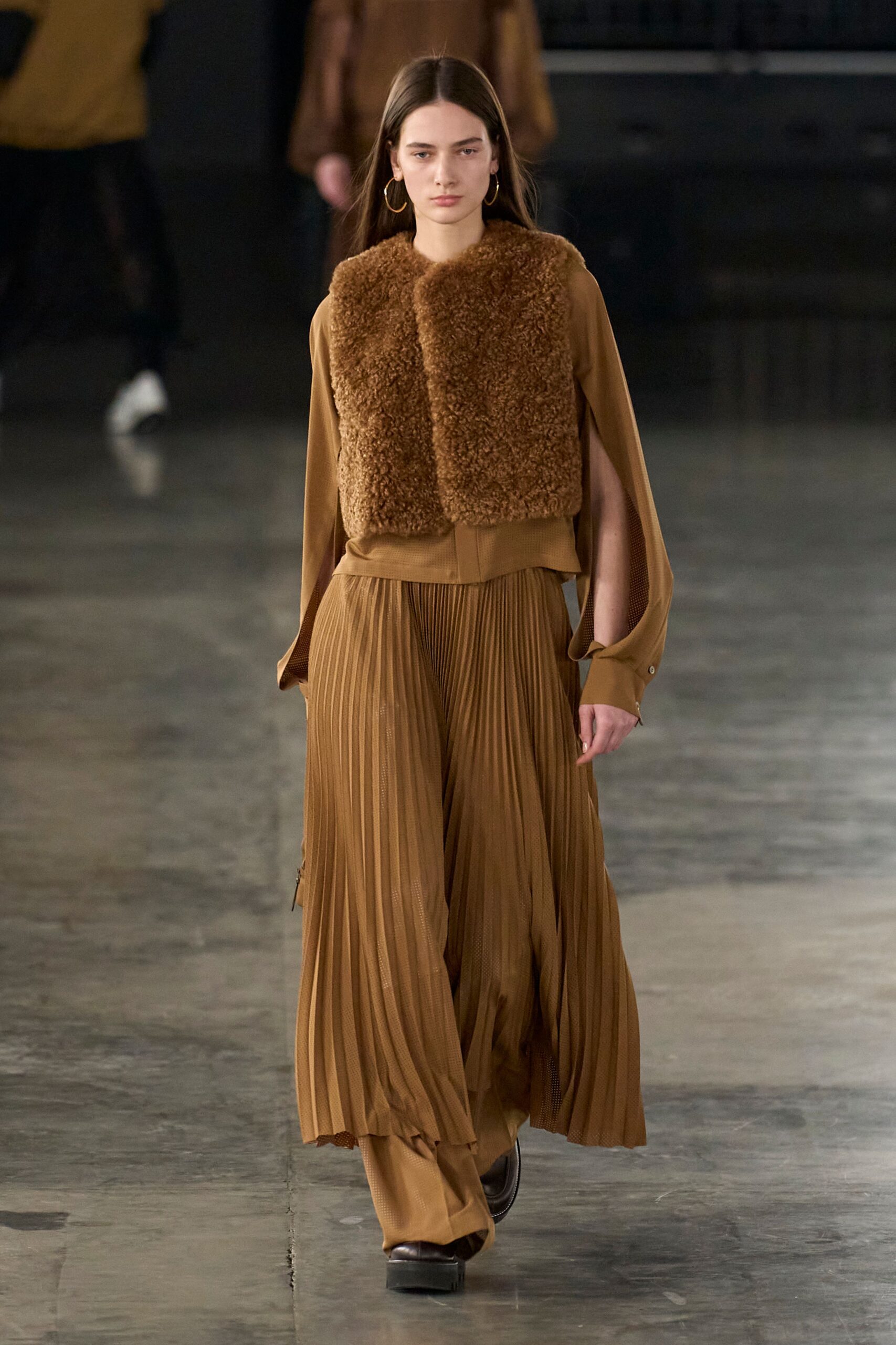 brown faux-fur long-sleeve fitted layered top