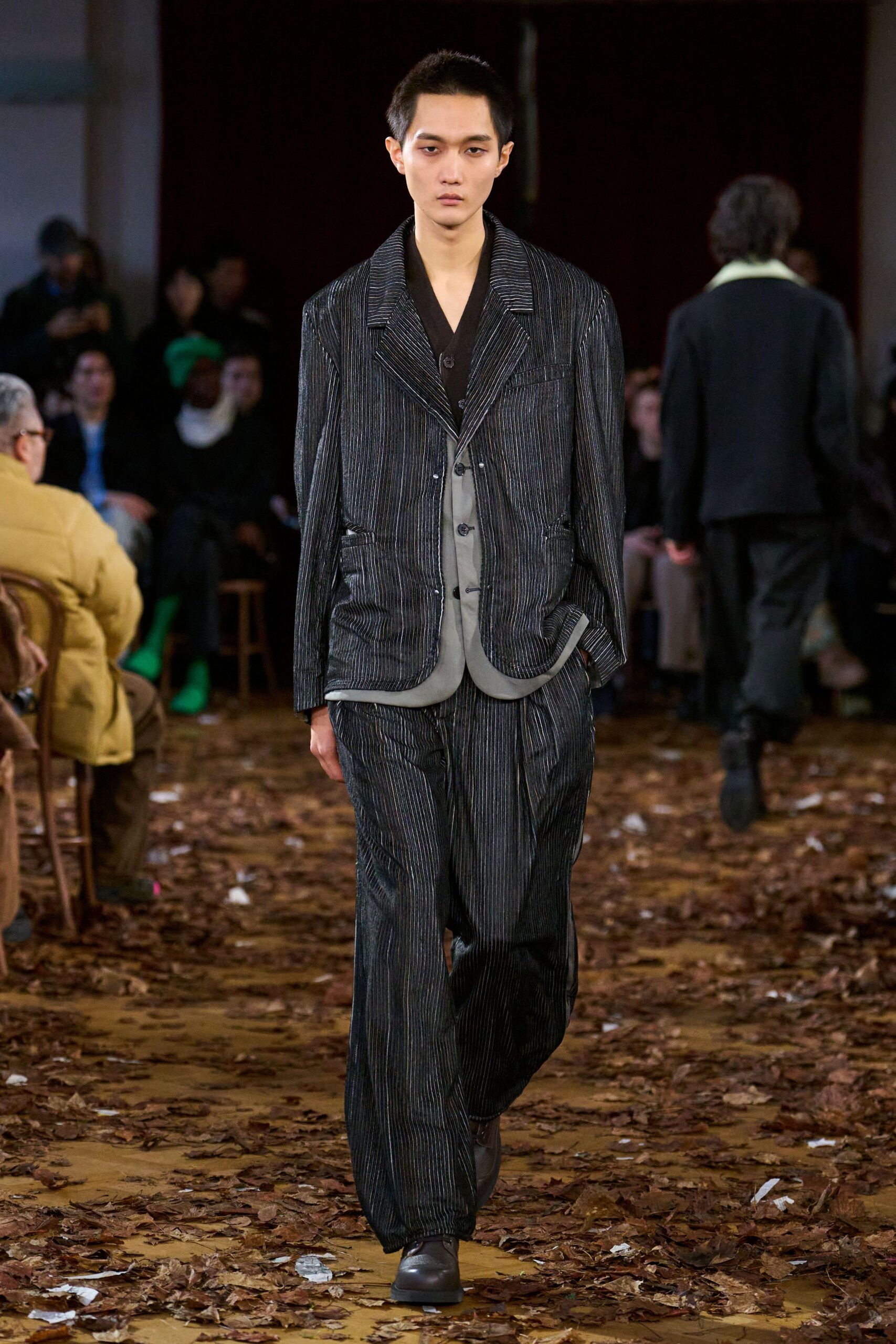 black cotton long-sleeve collared relaxed striped suit