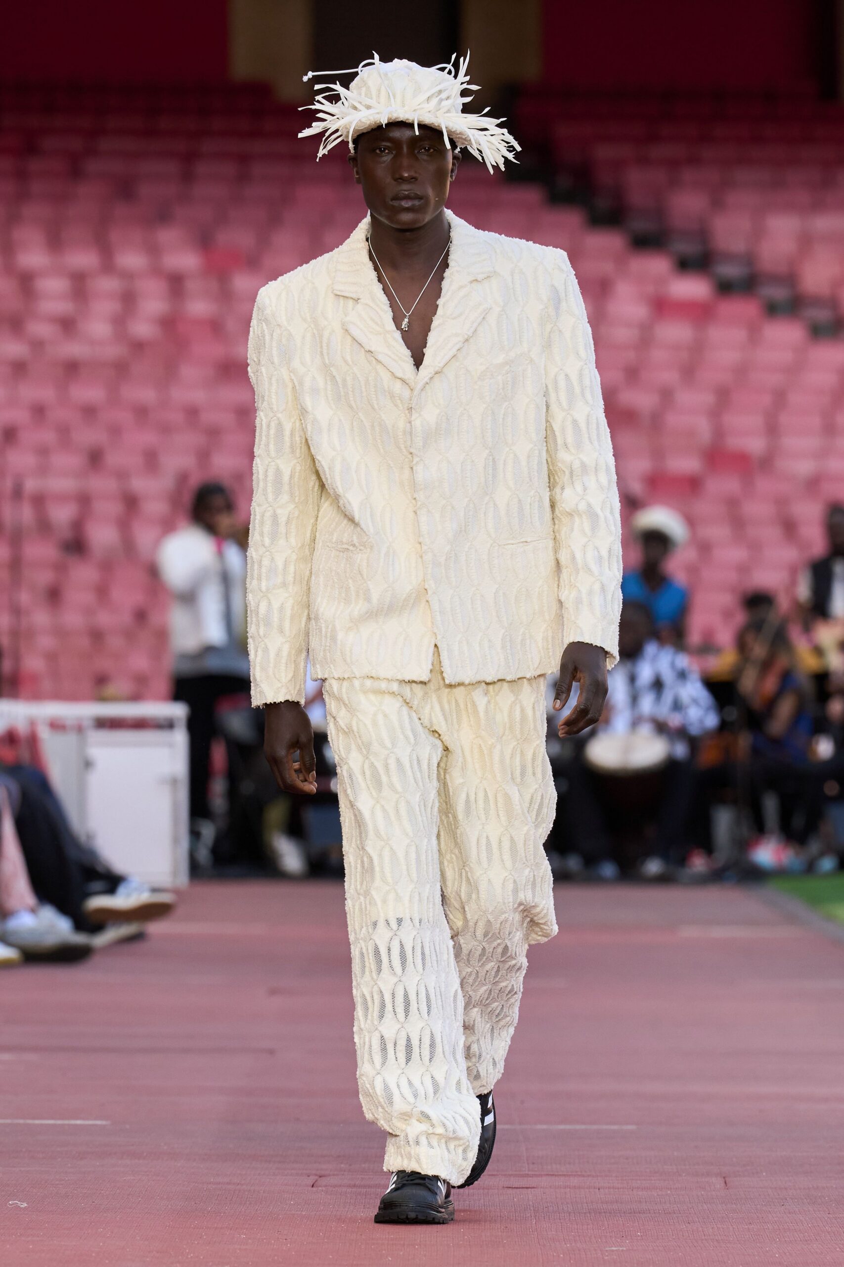 white cotton long-sleeve collared fitted textured suit