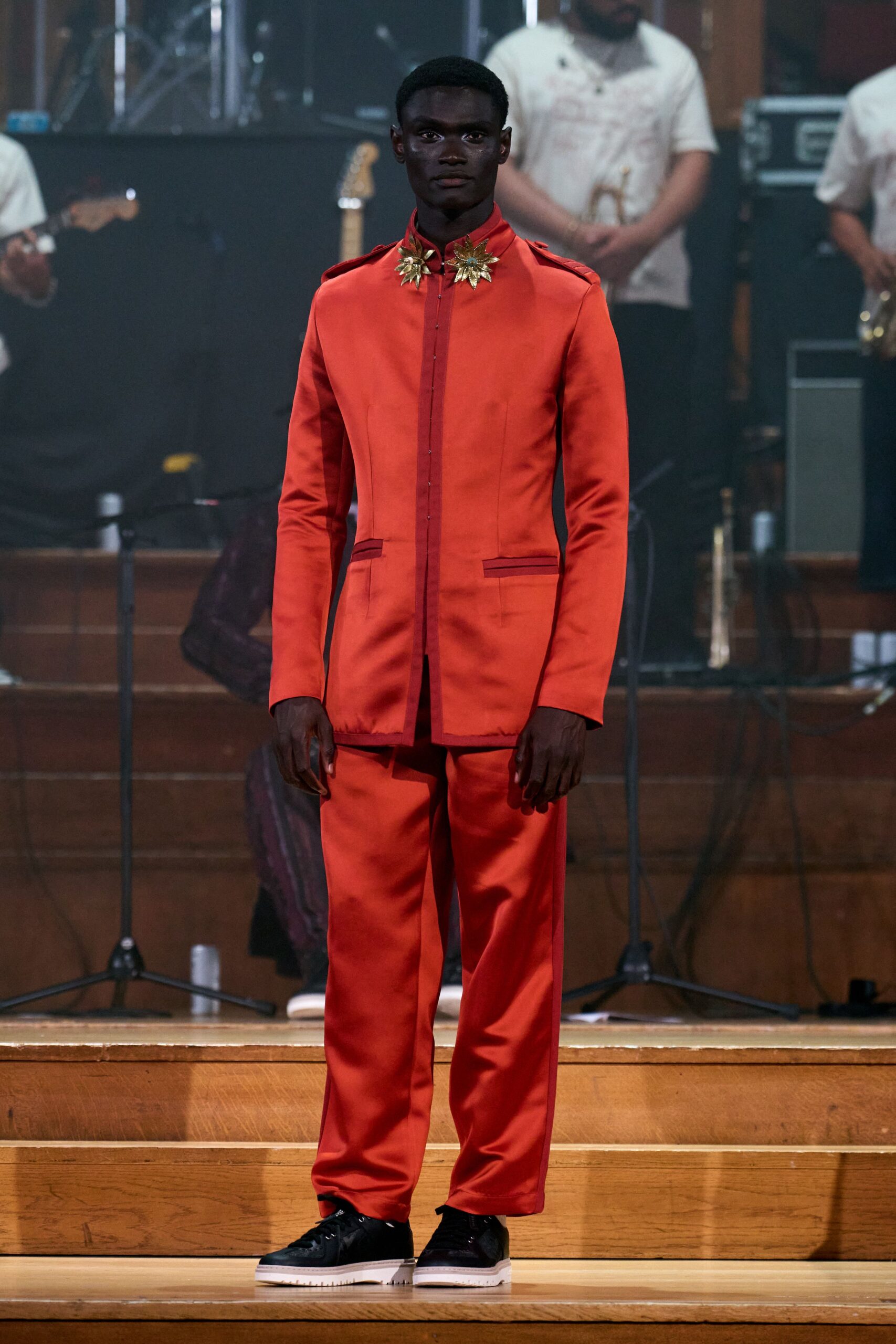 red cotton long-sleeve collared tailored buttoned suit