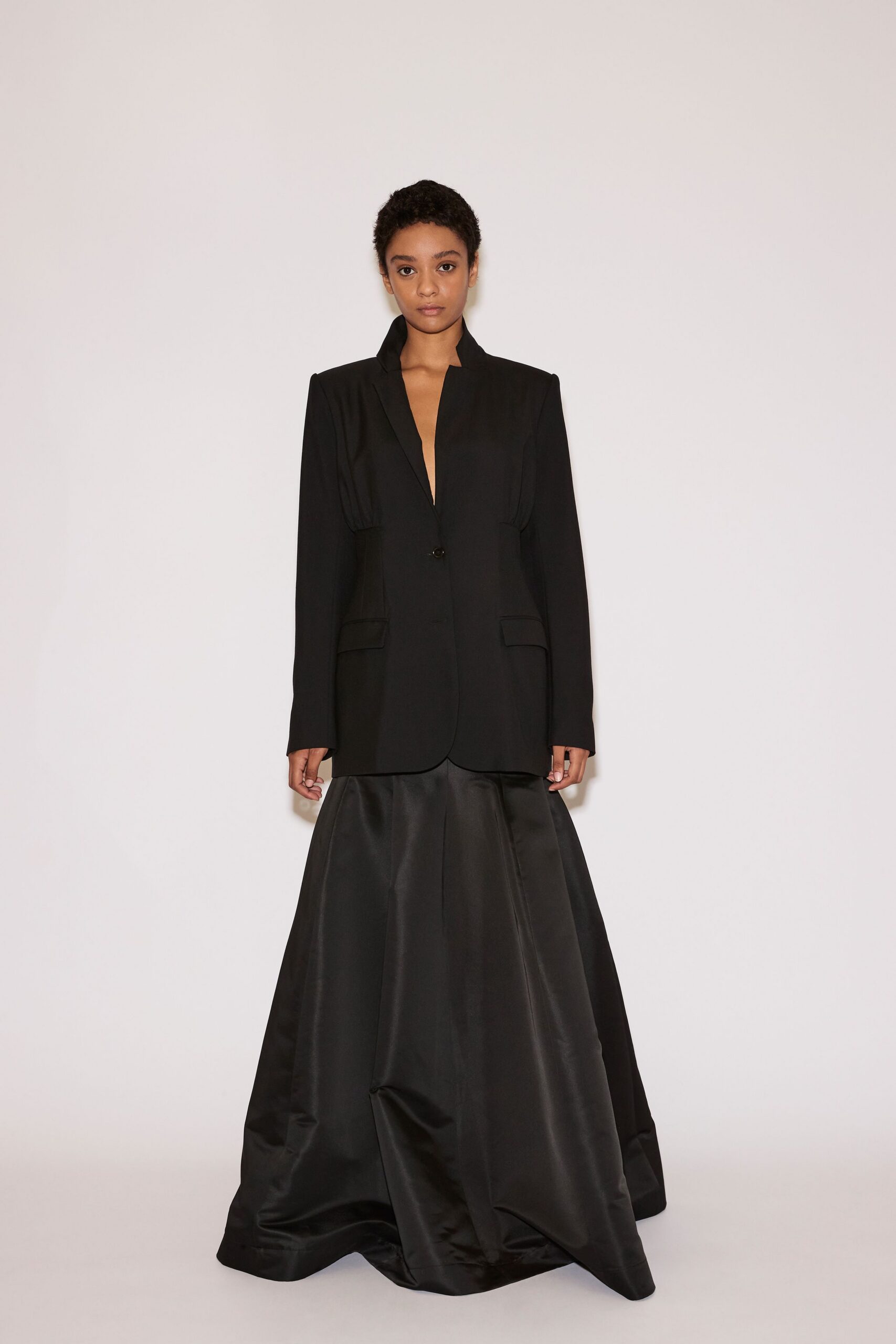 black cotton long-sleeve collared structured blazer