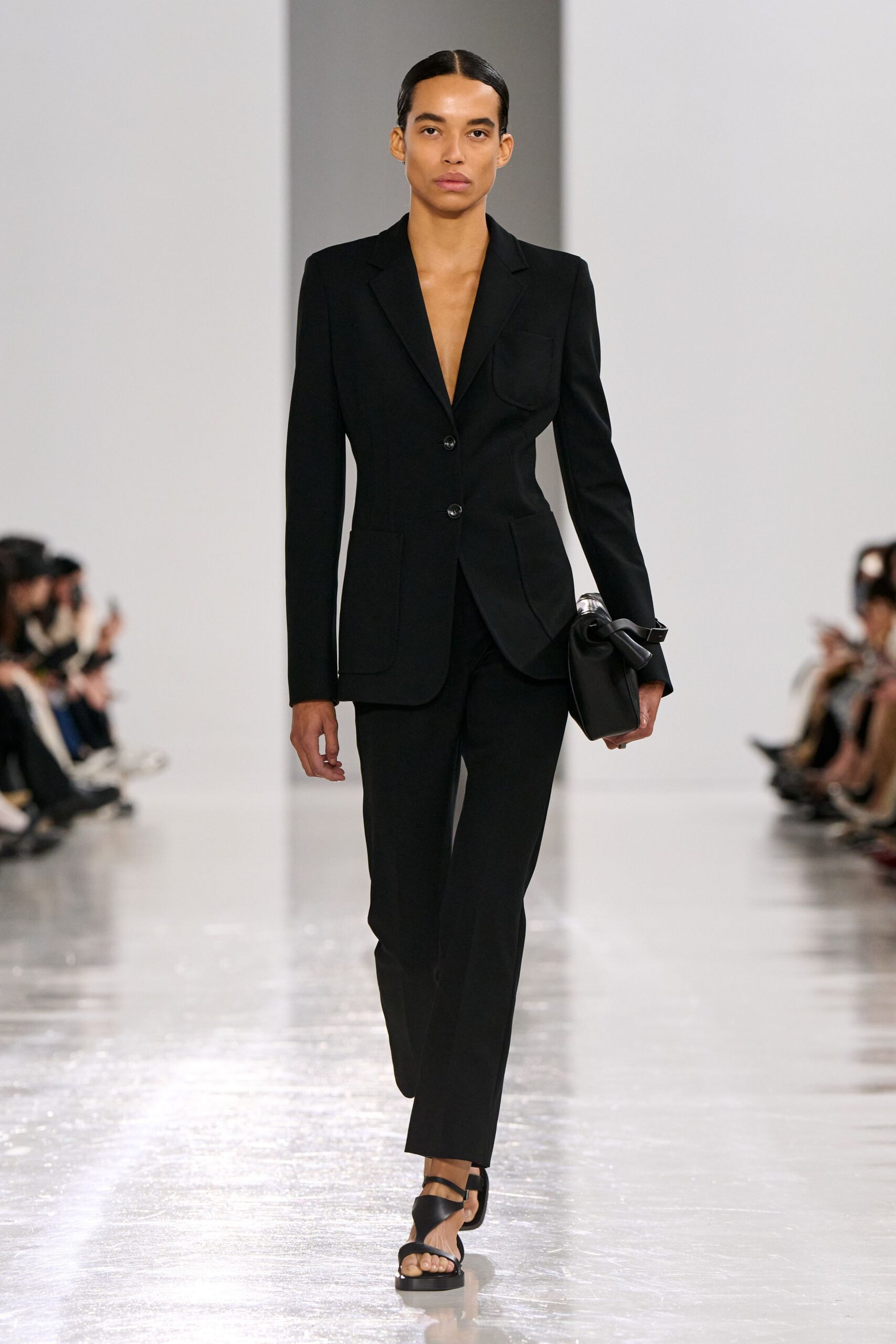black cotton long-sleeve collared tailored suit