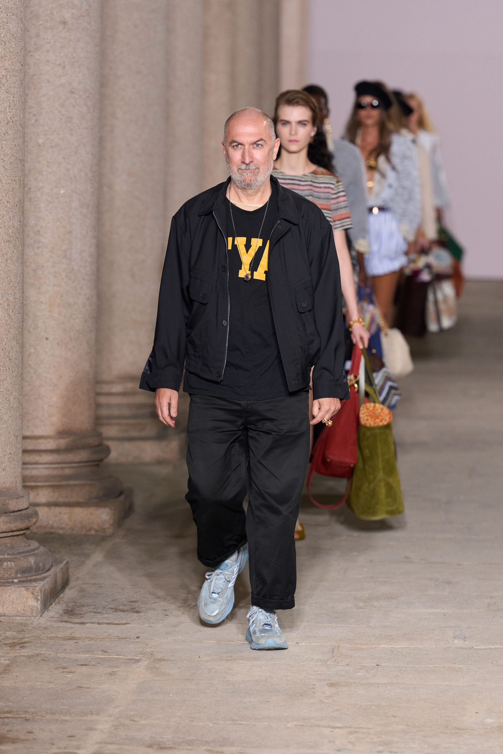 black relaxed jacket with t-shirt