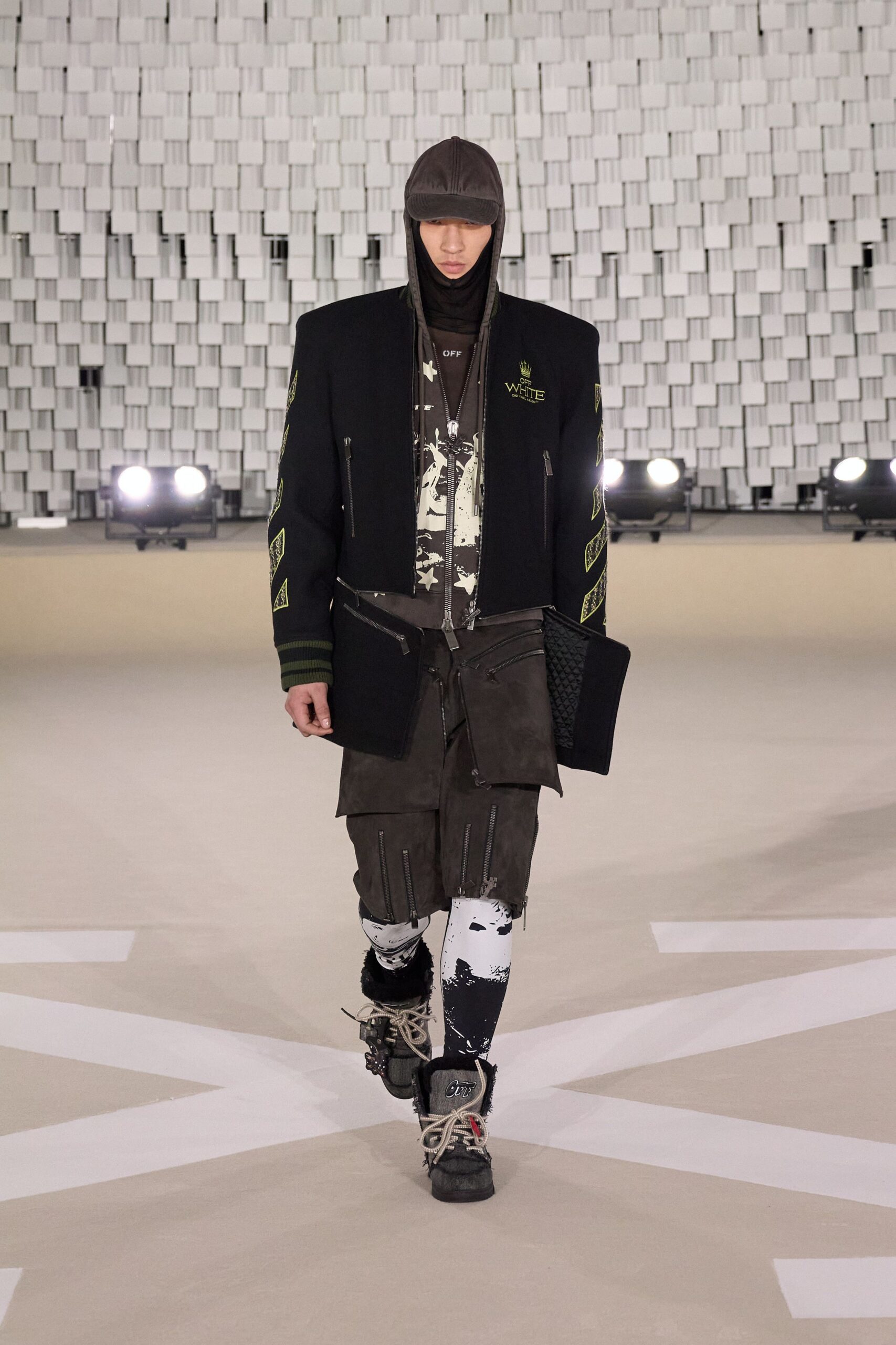 oversized black jacket with cargo pants