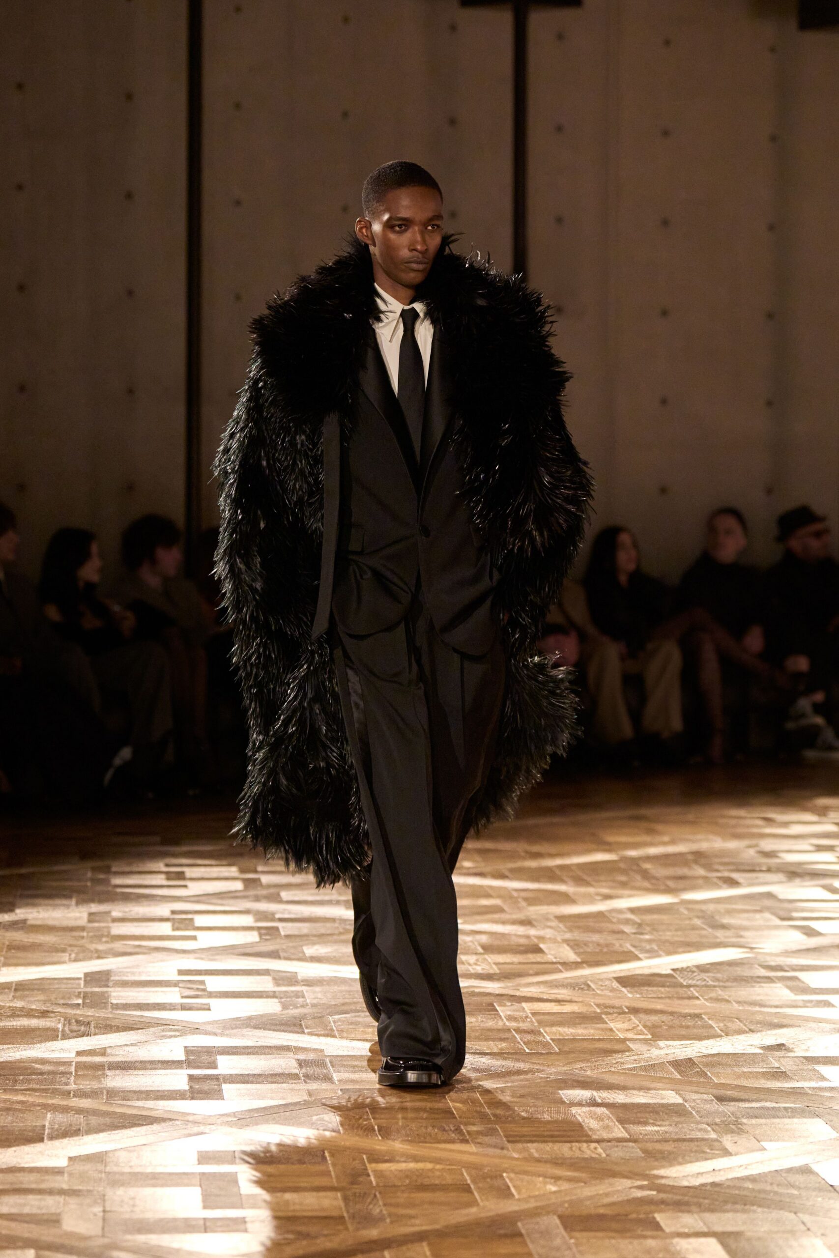 black wool long-sleeve collared tailored buttoned suit