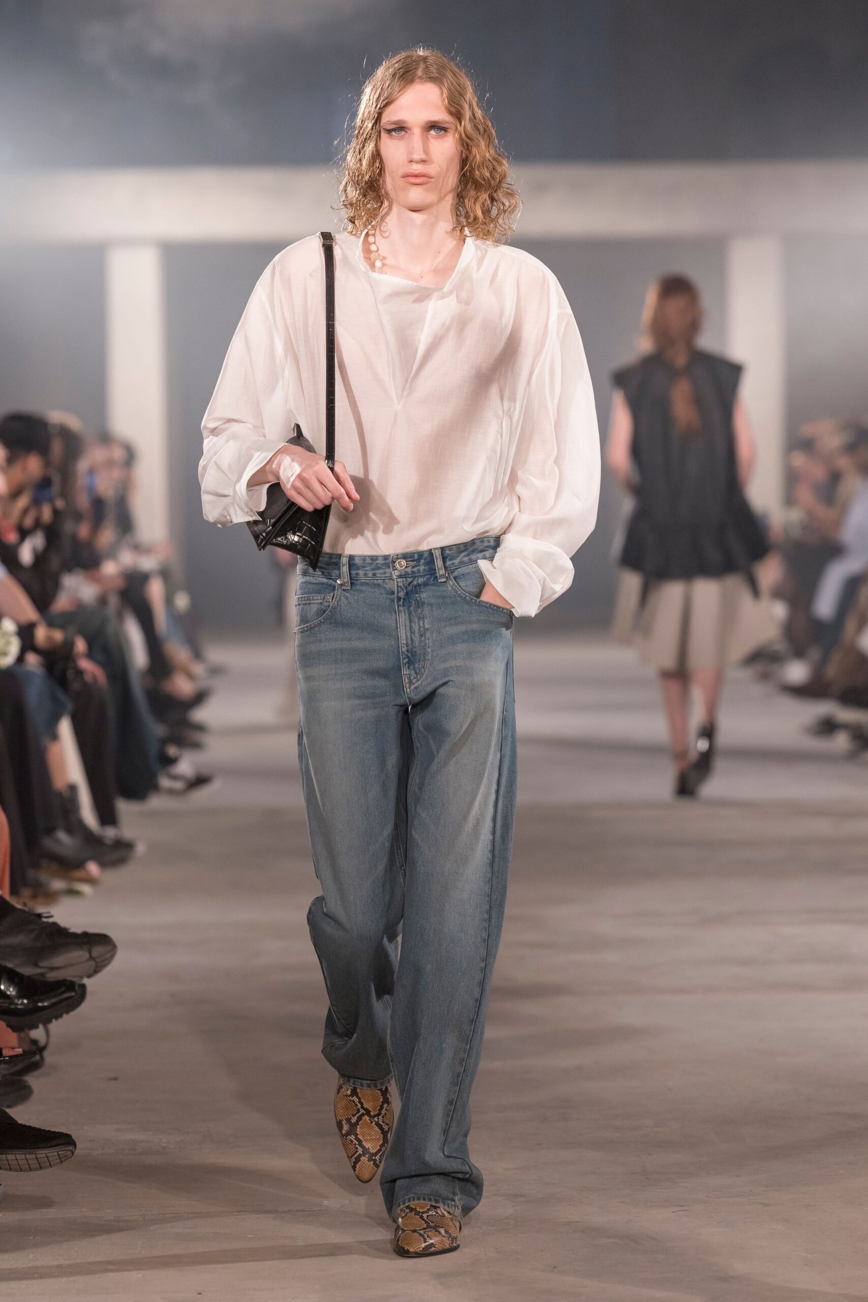 white relaxed shirt with blue jeans