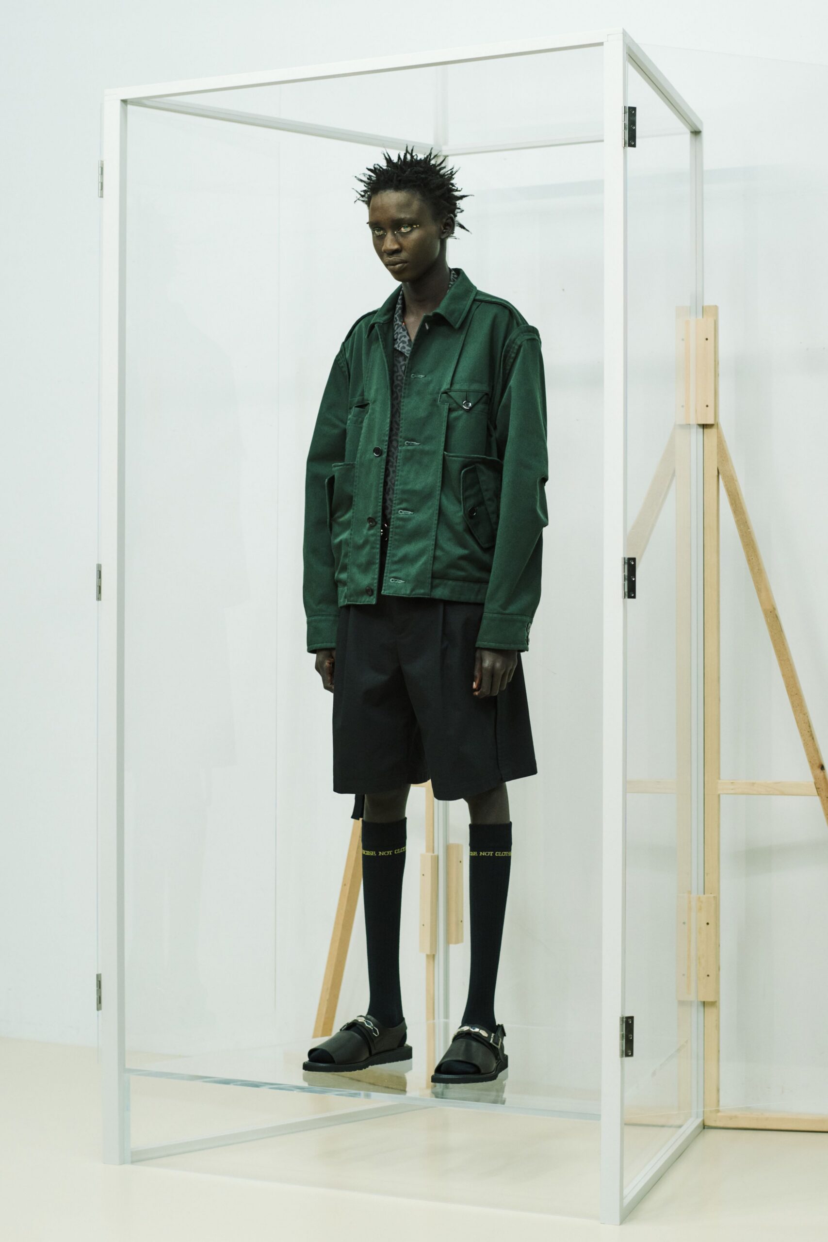 green cotton long-sleeve collared relaxed buttoned pockets jacket