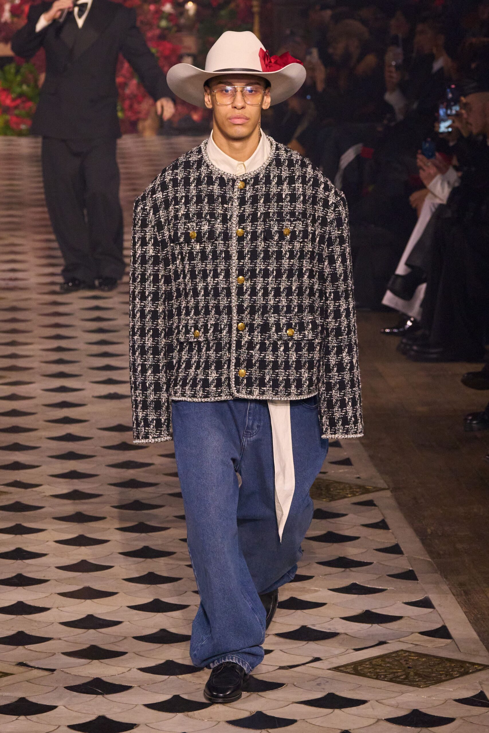black tweed long-sleeve collared relaxed checked buttoned jacket