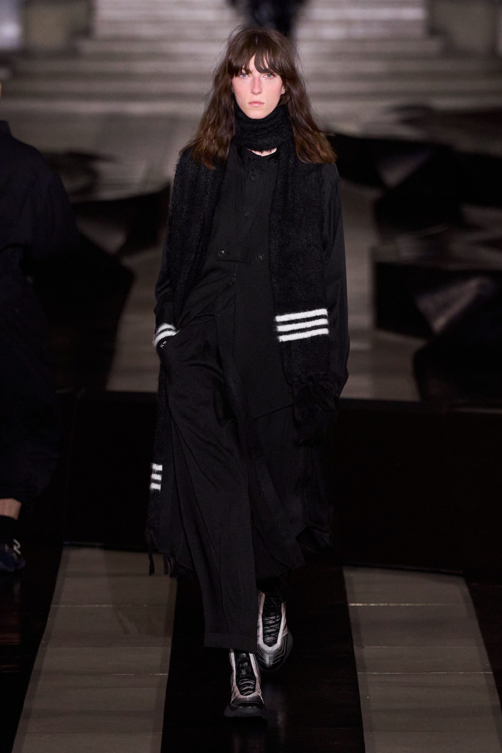black wool long-sleeve collared relaxed layered coat