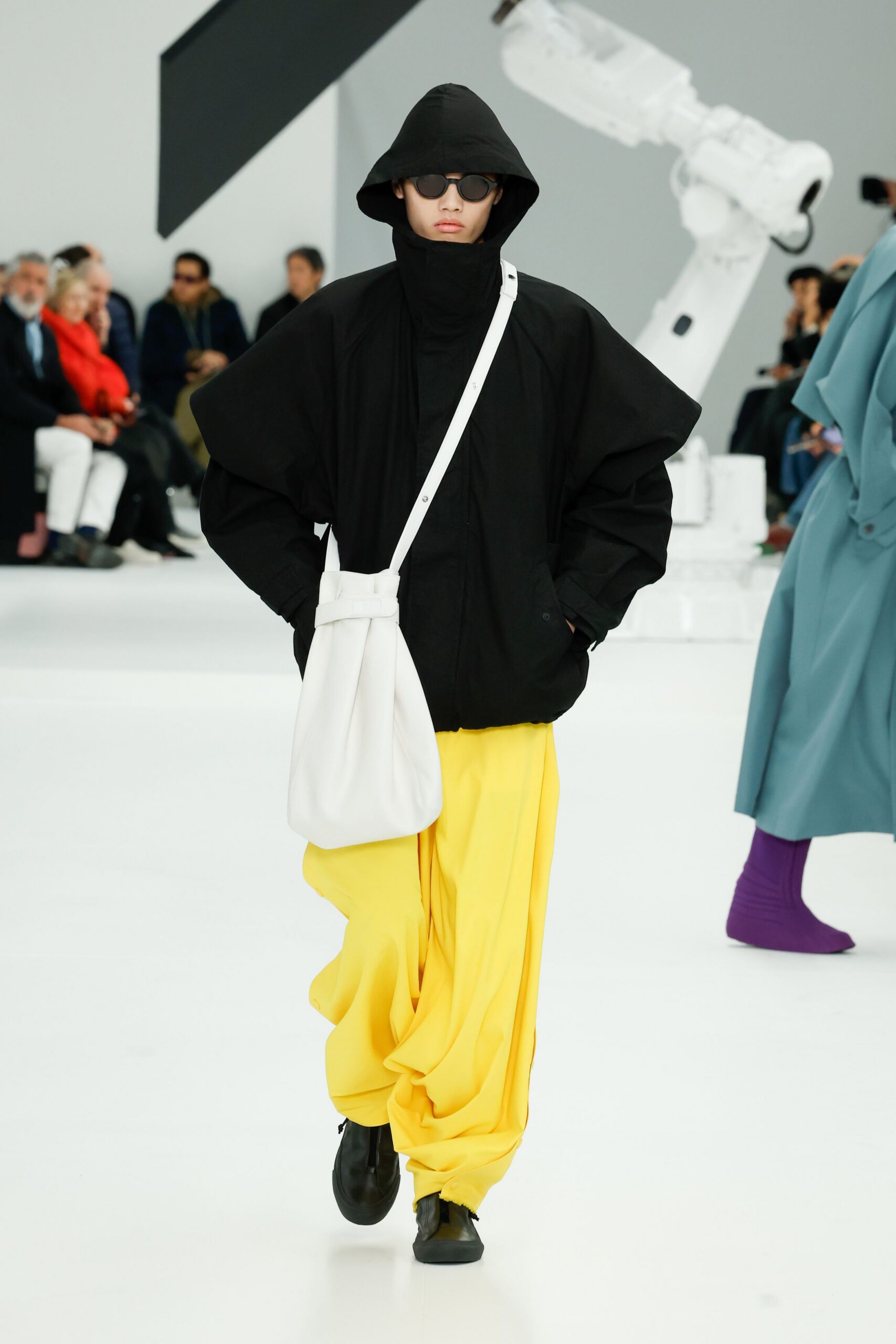 black oversized hoodie with yellow pants