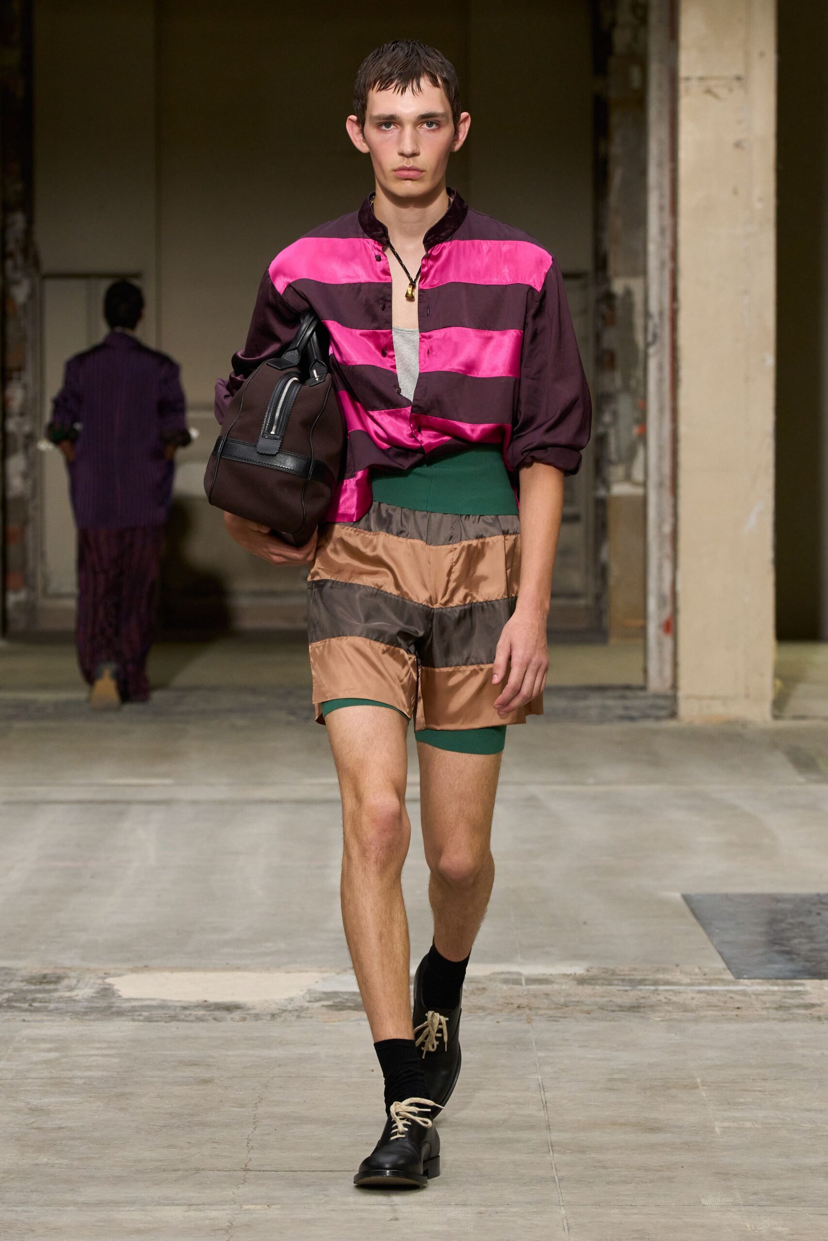 brown cotton fitted color-blocked short shorts