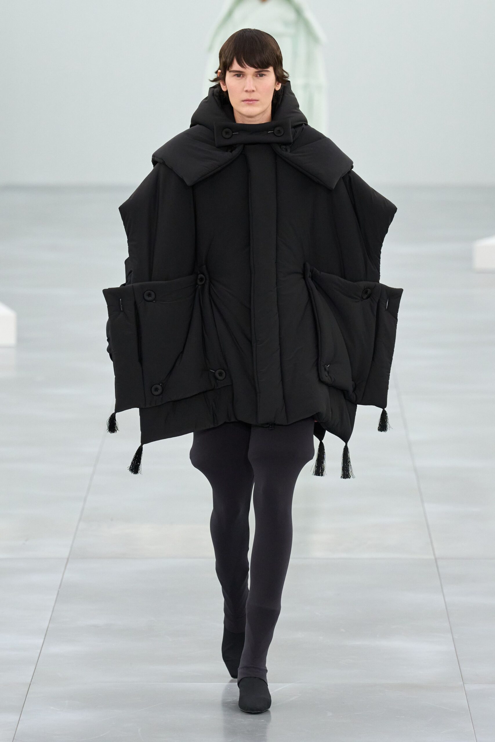 black cotton long-sleeve hooded oversized pockets zippered coat