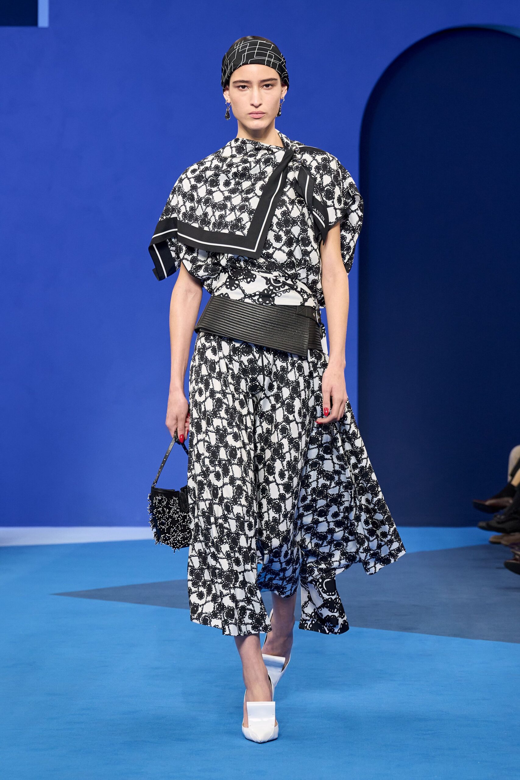 black cotton short-sleeve high-neck relaxed flared printed dress