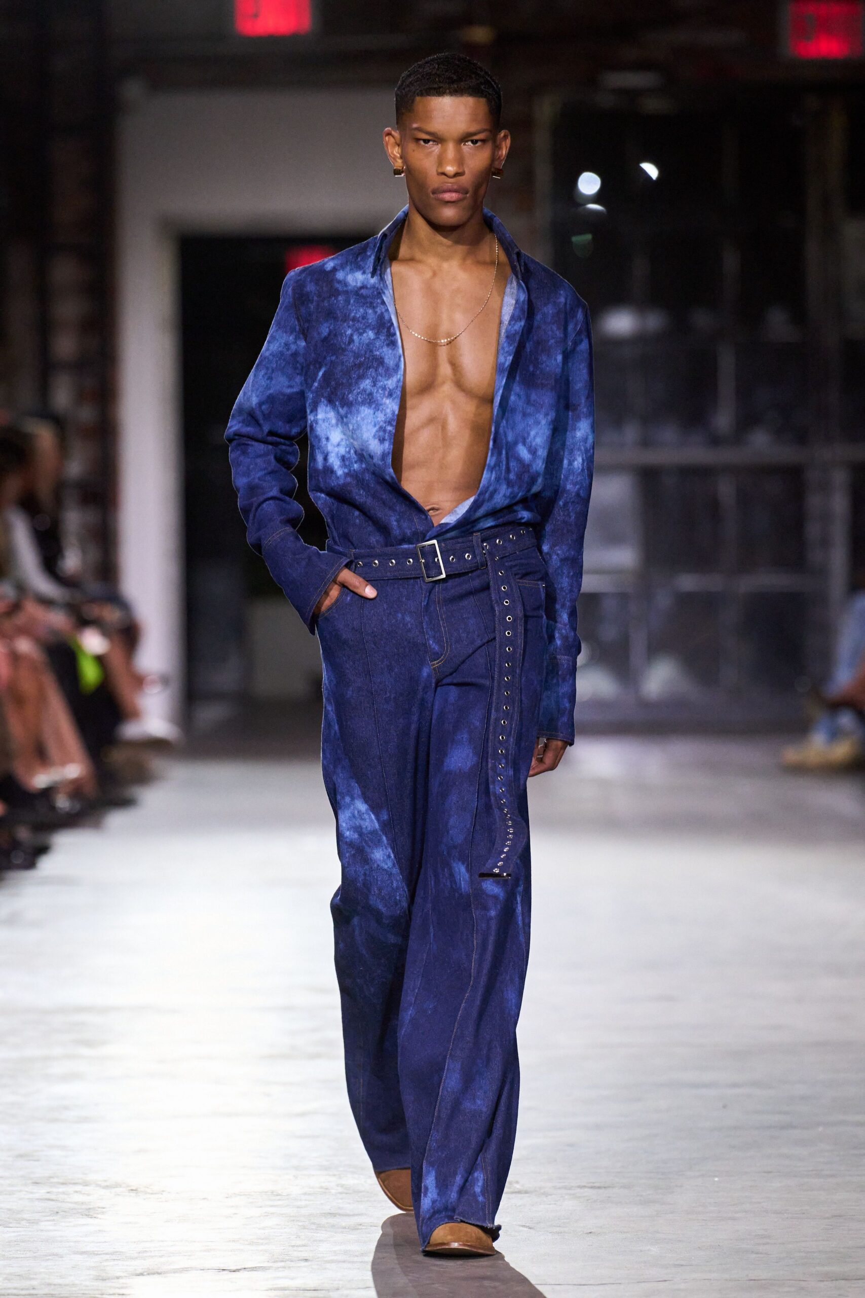 blue denim relaxed high-waisted straight-leg zippered pants