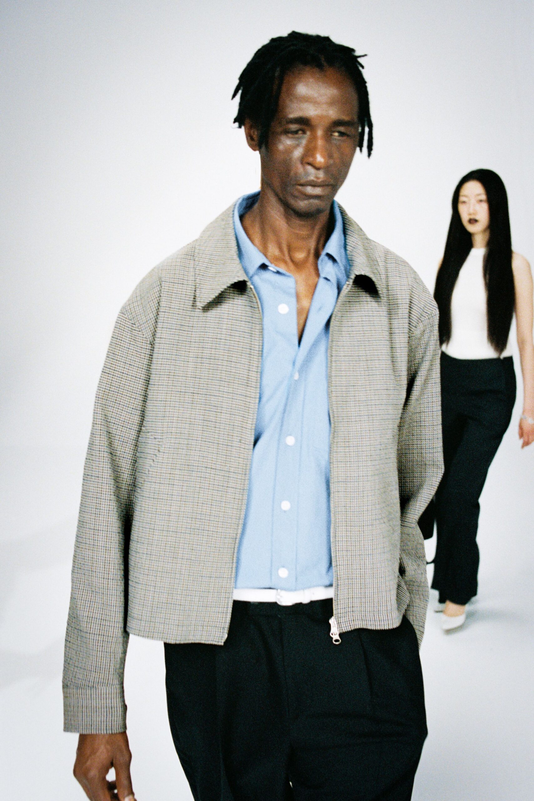 gray cotton long-sleeve collared relaxed checked cropped jacket